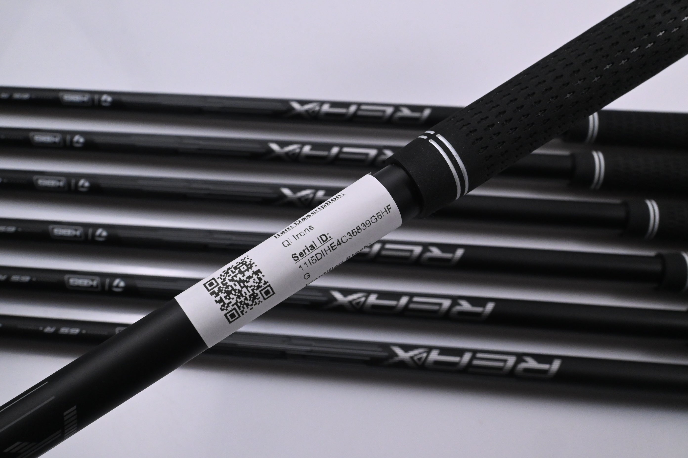 Taylormade Qi Irons / 5-PW+GW / Regular Flex REAX White KBS 65 Shafts