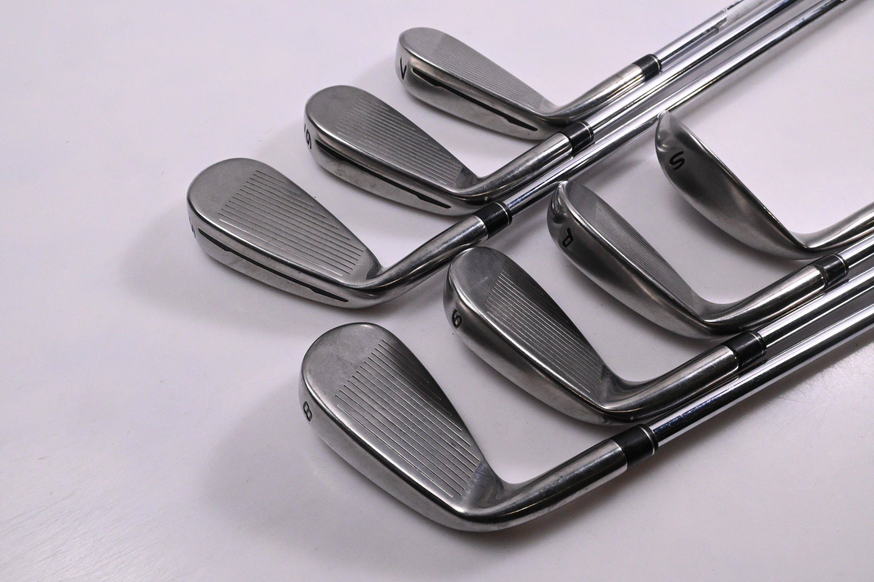Taylormade M2 2017 Irons / 5-PW+SW / Regular Flex Reax High Launch 88 Shafts