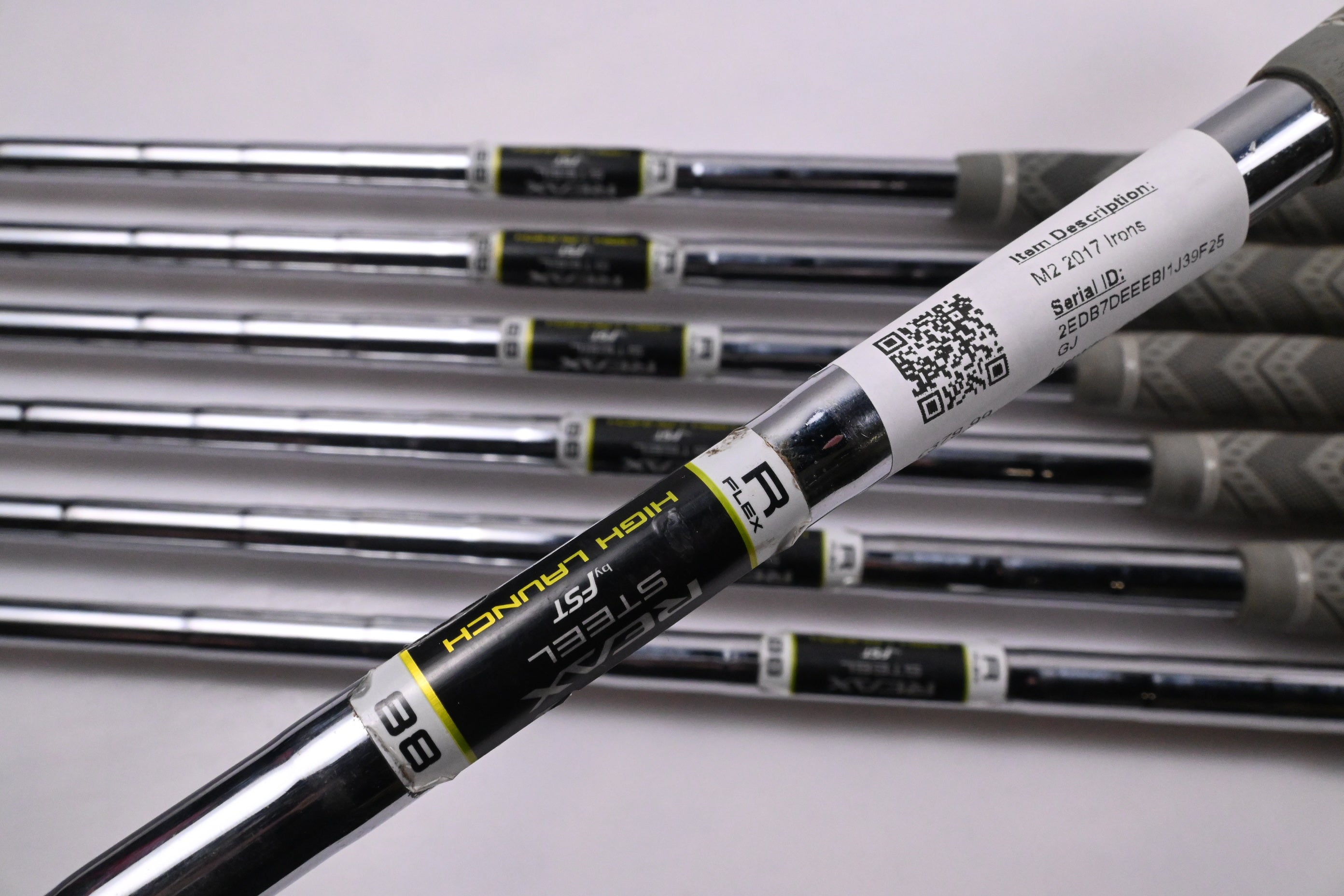 Taylormade M2 2017 Irons / 5-PW+SW / Regular Flex Reax High Launch 88 Shafts