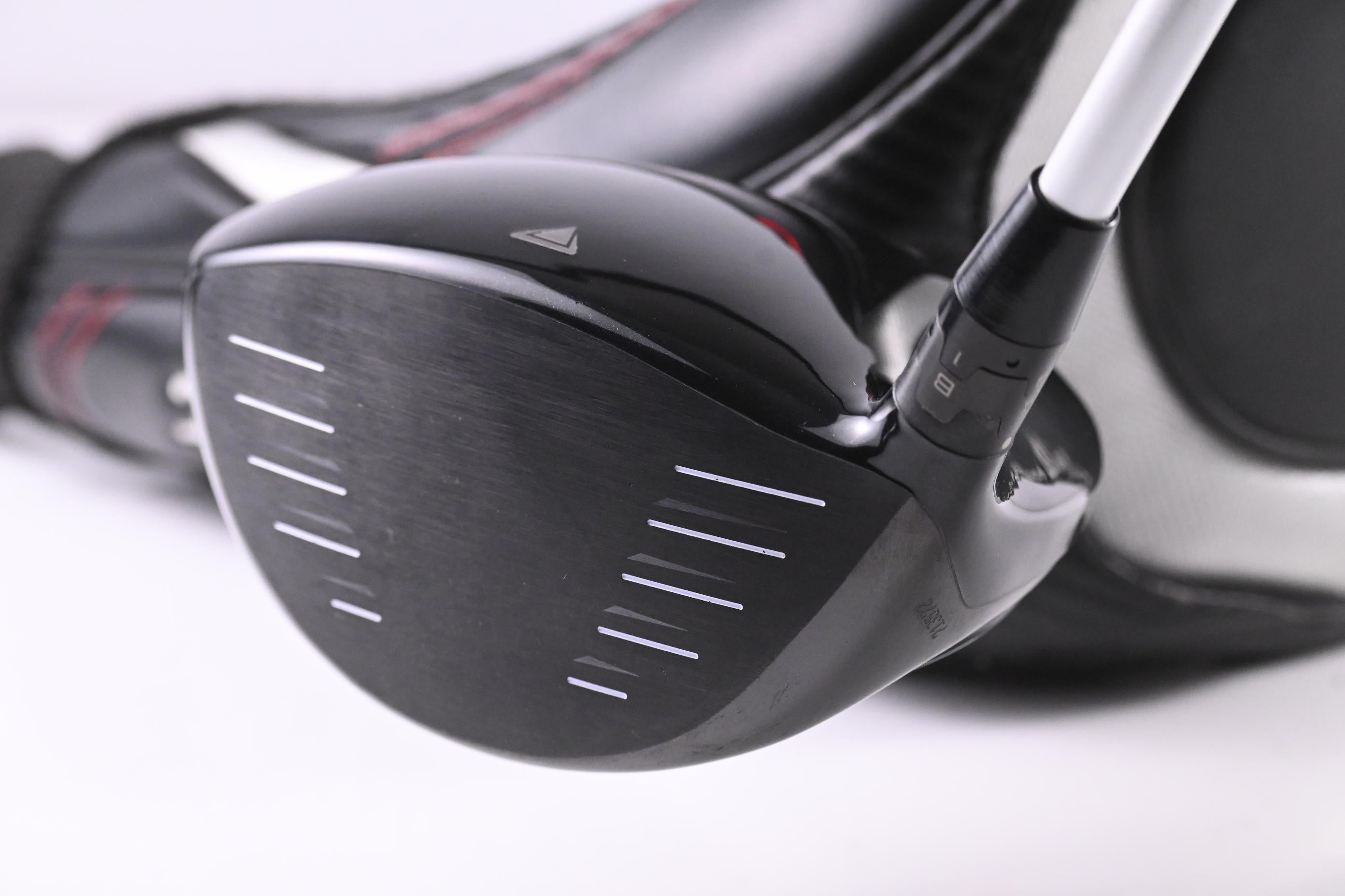 Titleist 915 D3 Driver / 8.5 Degree / Stiff Flex Aldila Rogue Silver 60 Shaft
