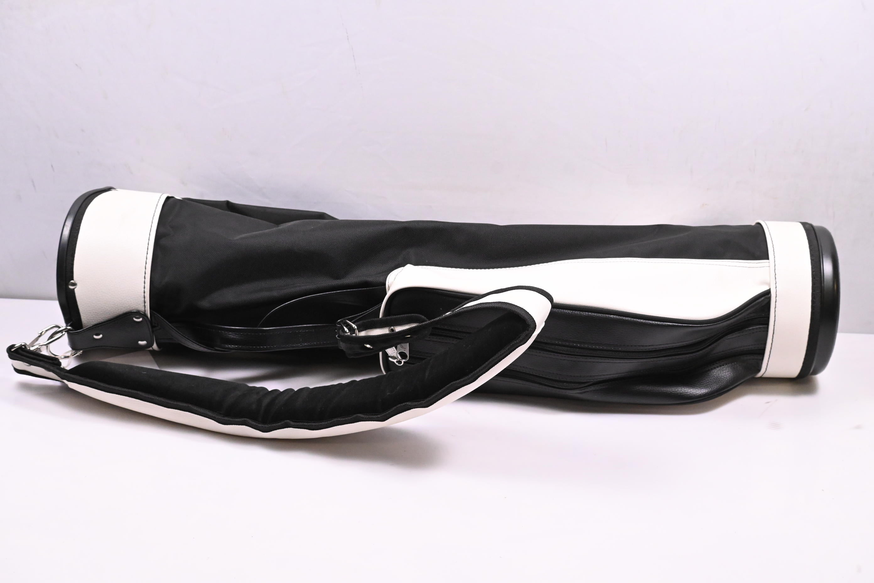 Jones Sunday Pencil Bag / 3-Way Divider / Black, White