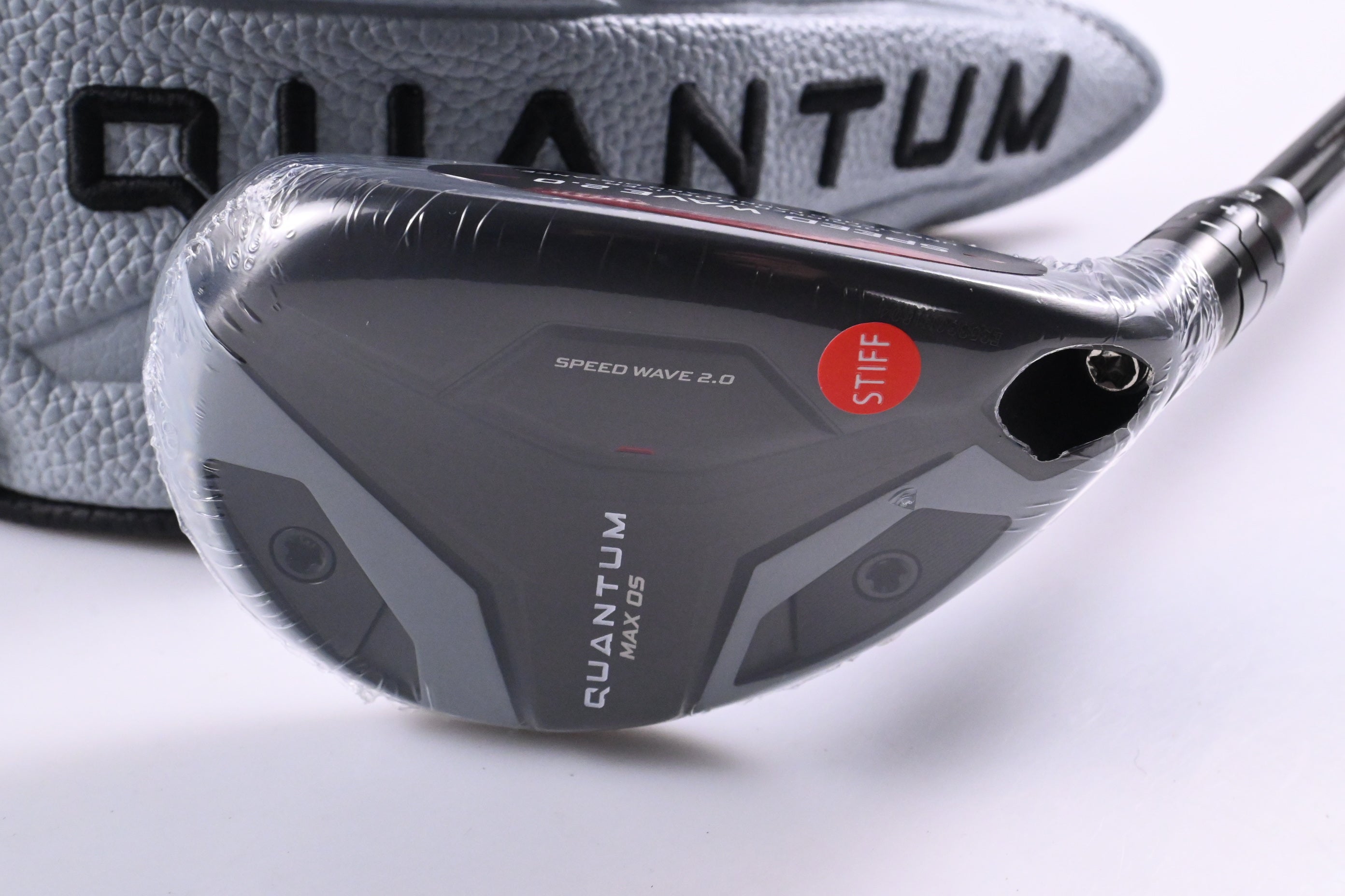 Callaway Quantum Max OS #3 Hybrid / 18 Degree / Stiff Flex Denali Frost Silver