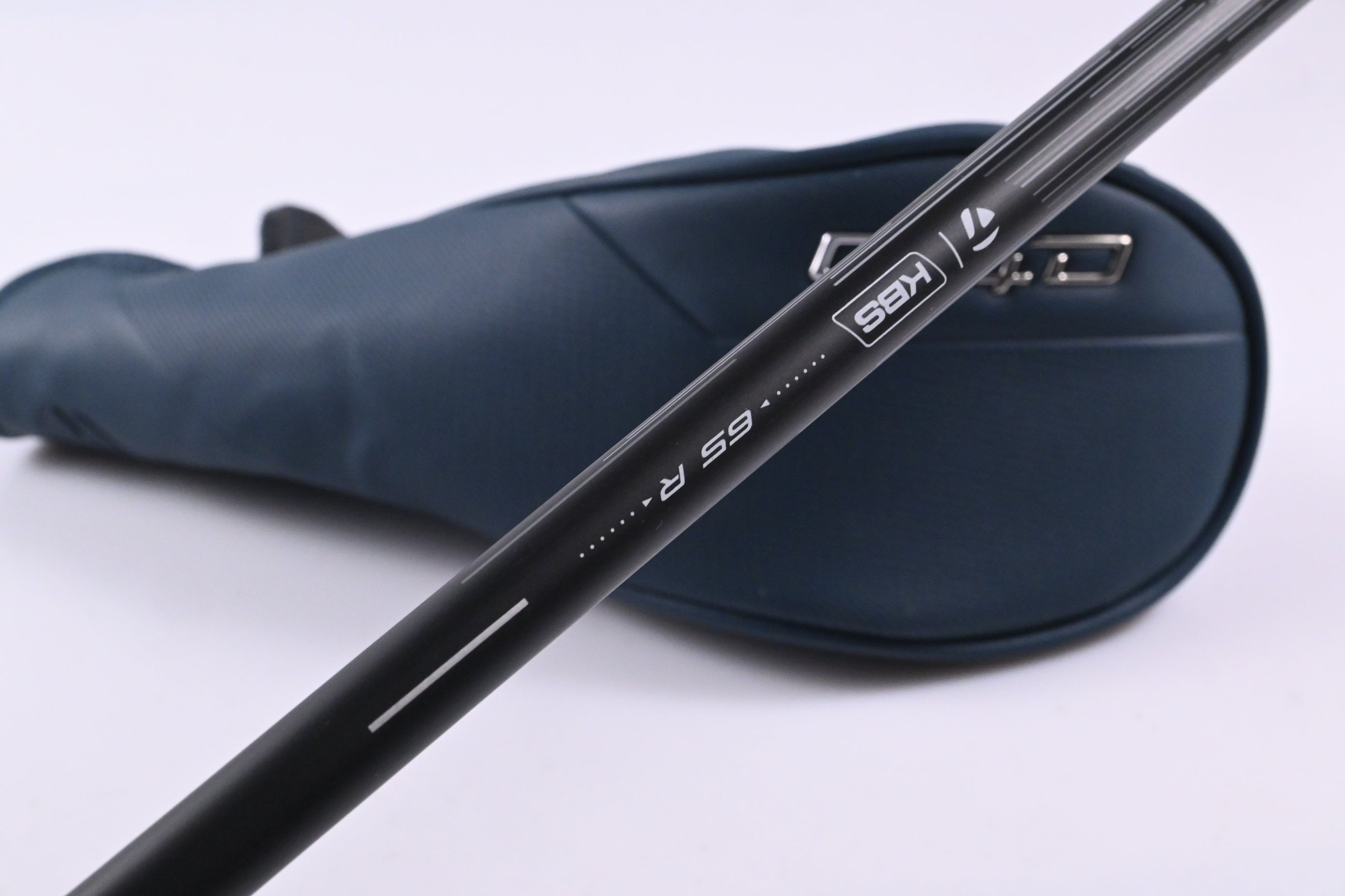 Taylormade Qi4D #4 Hybrid / 22 Degree / Regular Flex Reax 65 Shaft