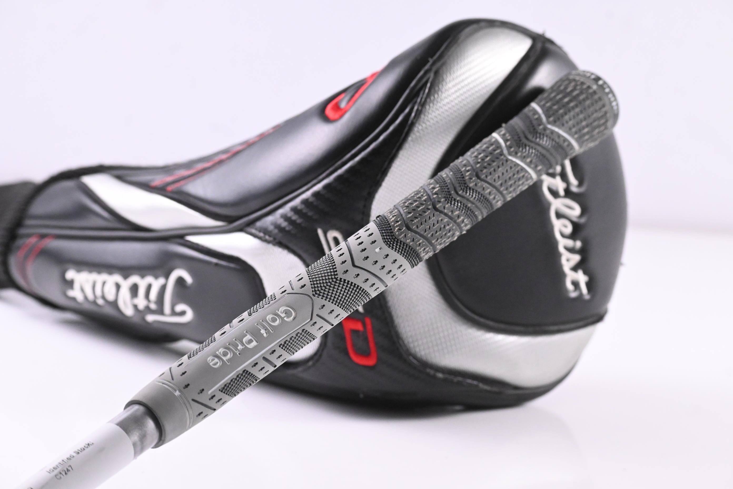 Titleist 915 D3 Driver / 8.5 Degree / Stiff Flex Aldila Rogue Silver 60 Shaft
