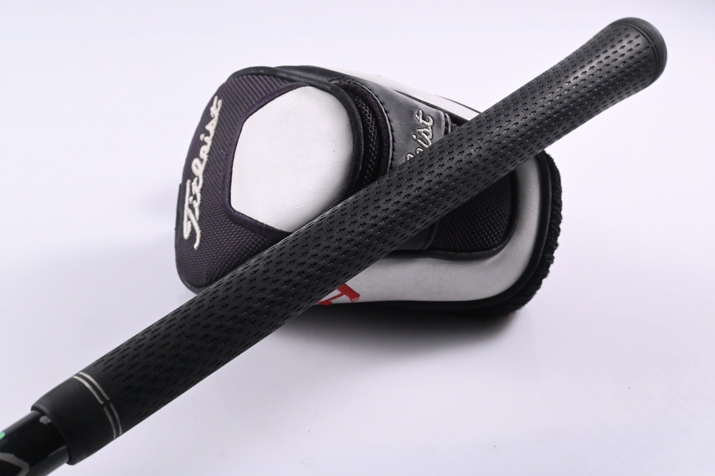 Titleist 910H #3 Hybrid / 21 Degree / Stiff Flex Diamana 'ahina 90 Shaft