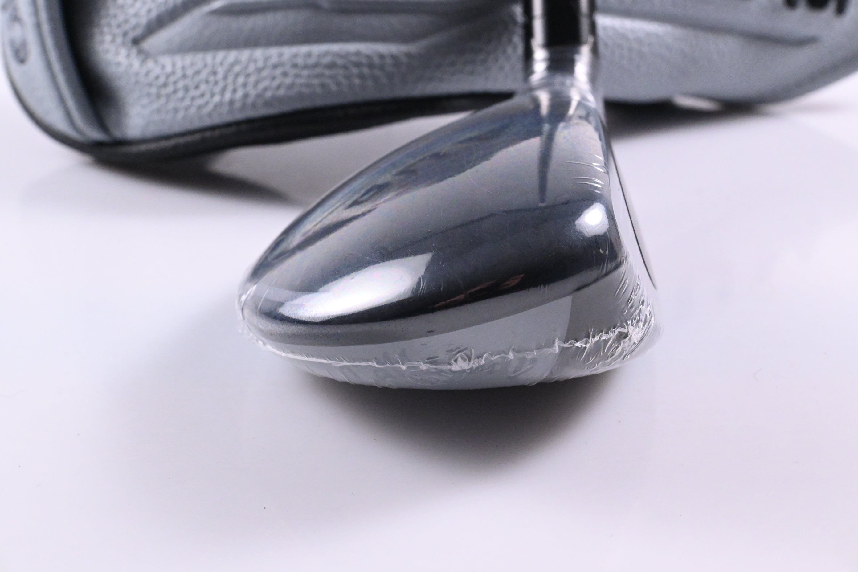 Callaway Quantum Max OS #3 Hybrid / 18 Degree / Stiff Flex Denali Frost Silver