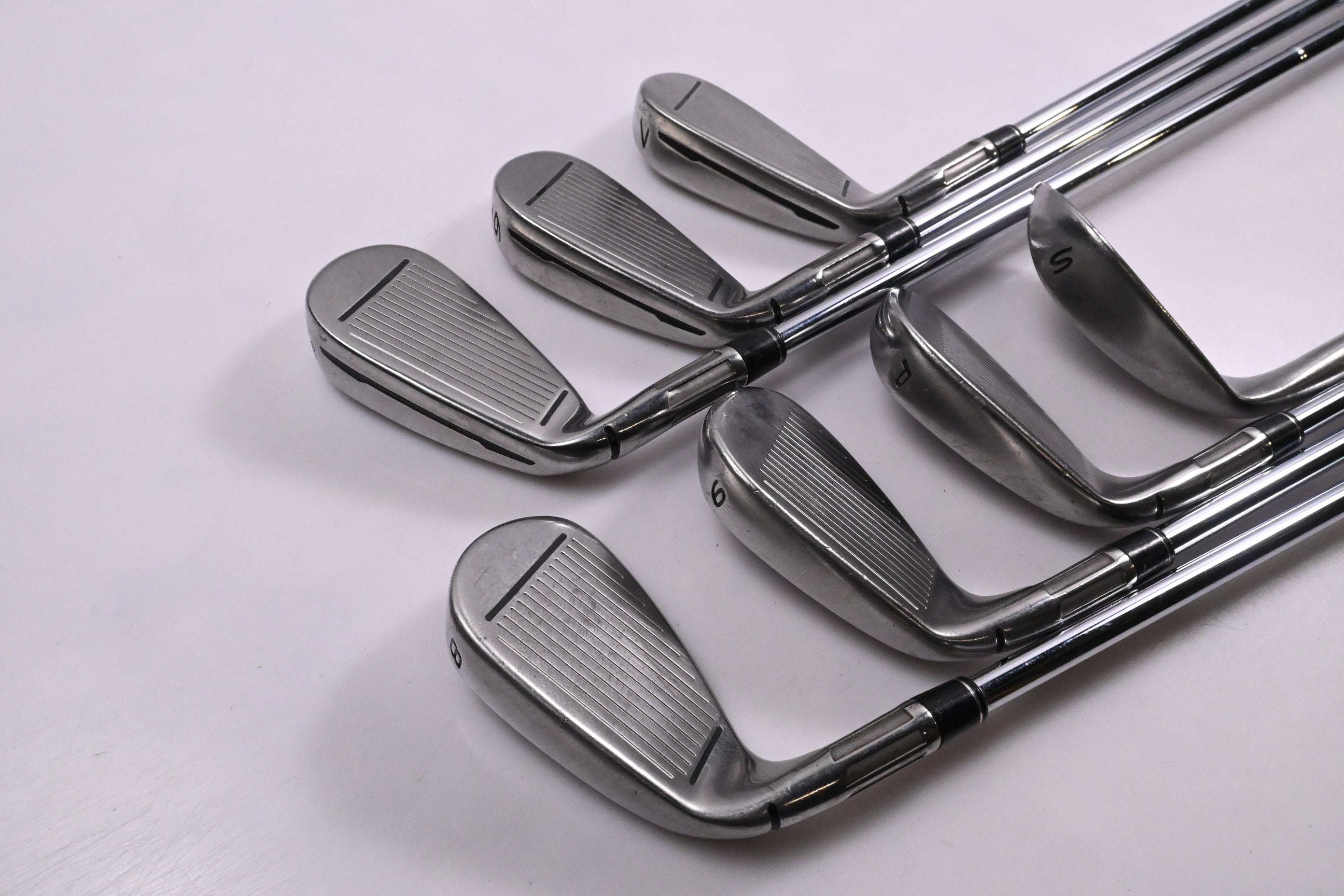 Taylormade M2 2017 Irons / 5-PW+SW / Regular Flex Reax Steel 88 Shafts