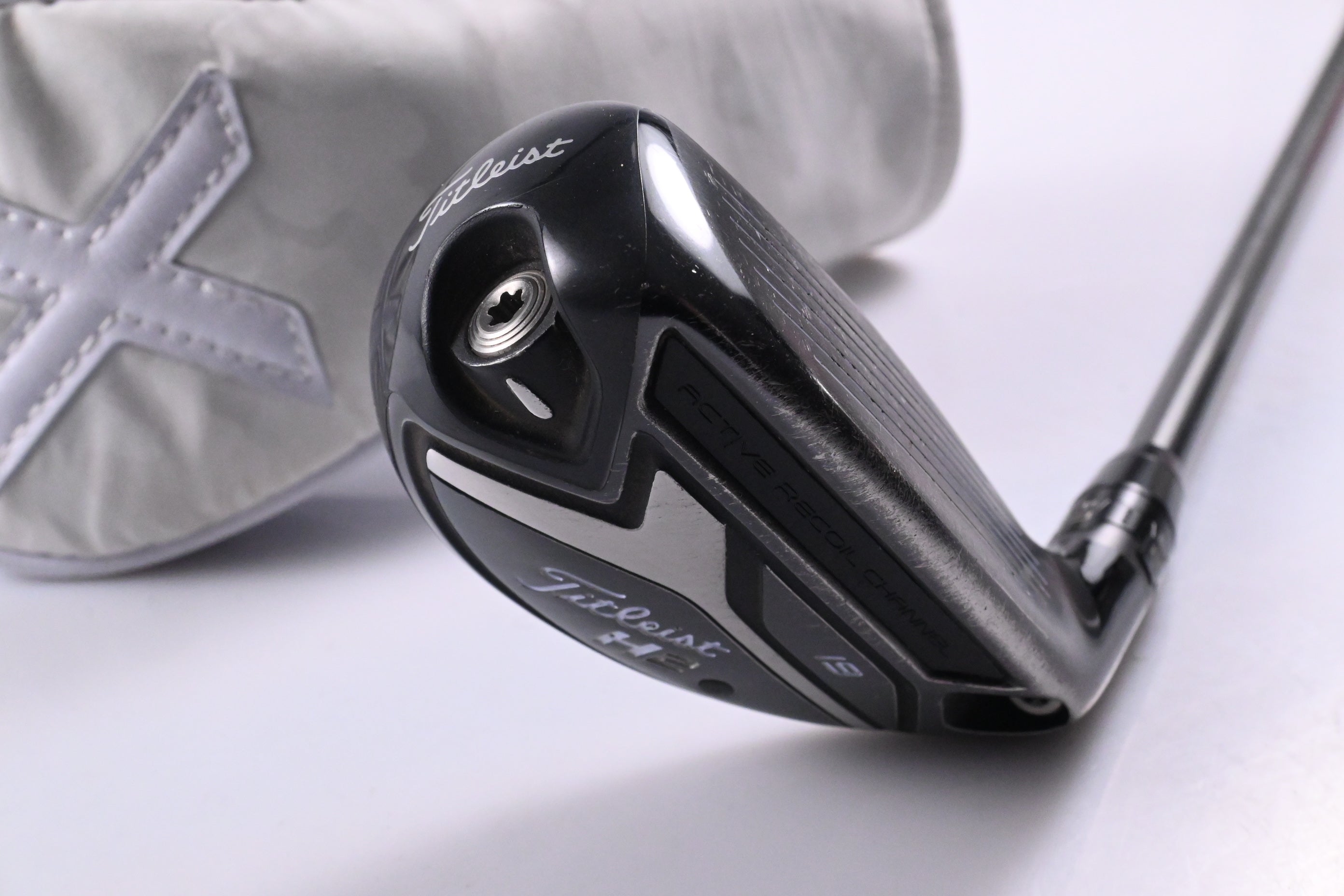 Titleist 818 H1 #3 Hybrid / 19 Degree / Stiff Flex Aldila Rogue M.AX 85 Shaft
