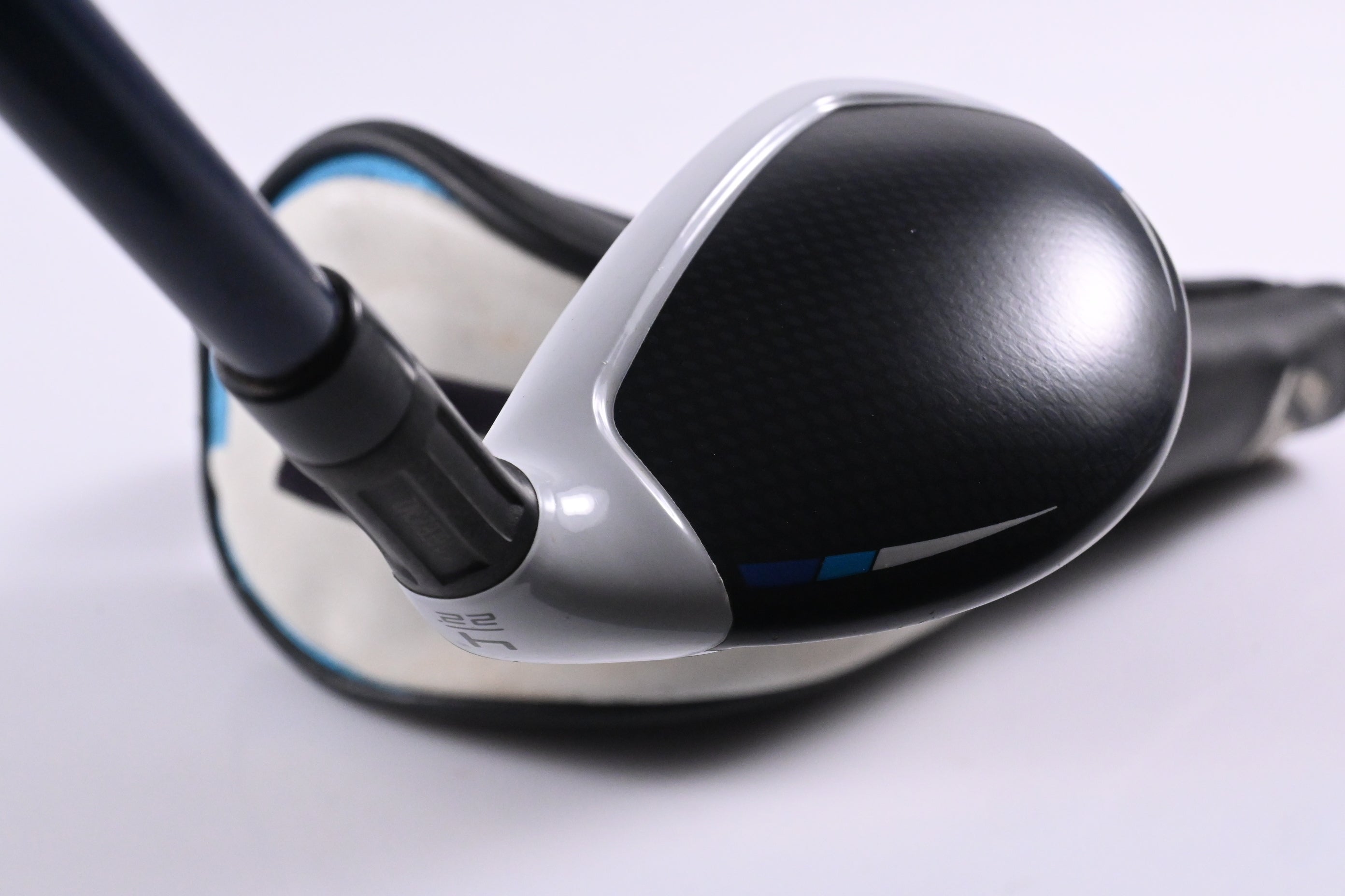 Taylormade SIM2 Max #4 Hybrid / 22 Degree / Regular Flex Ventus Blue 6 Shaft
