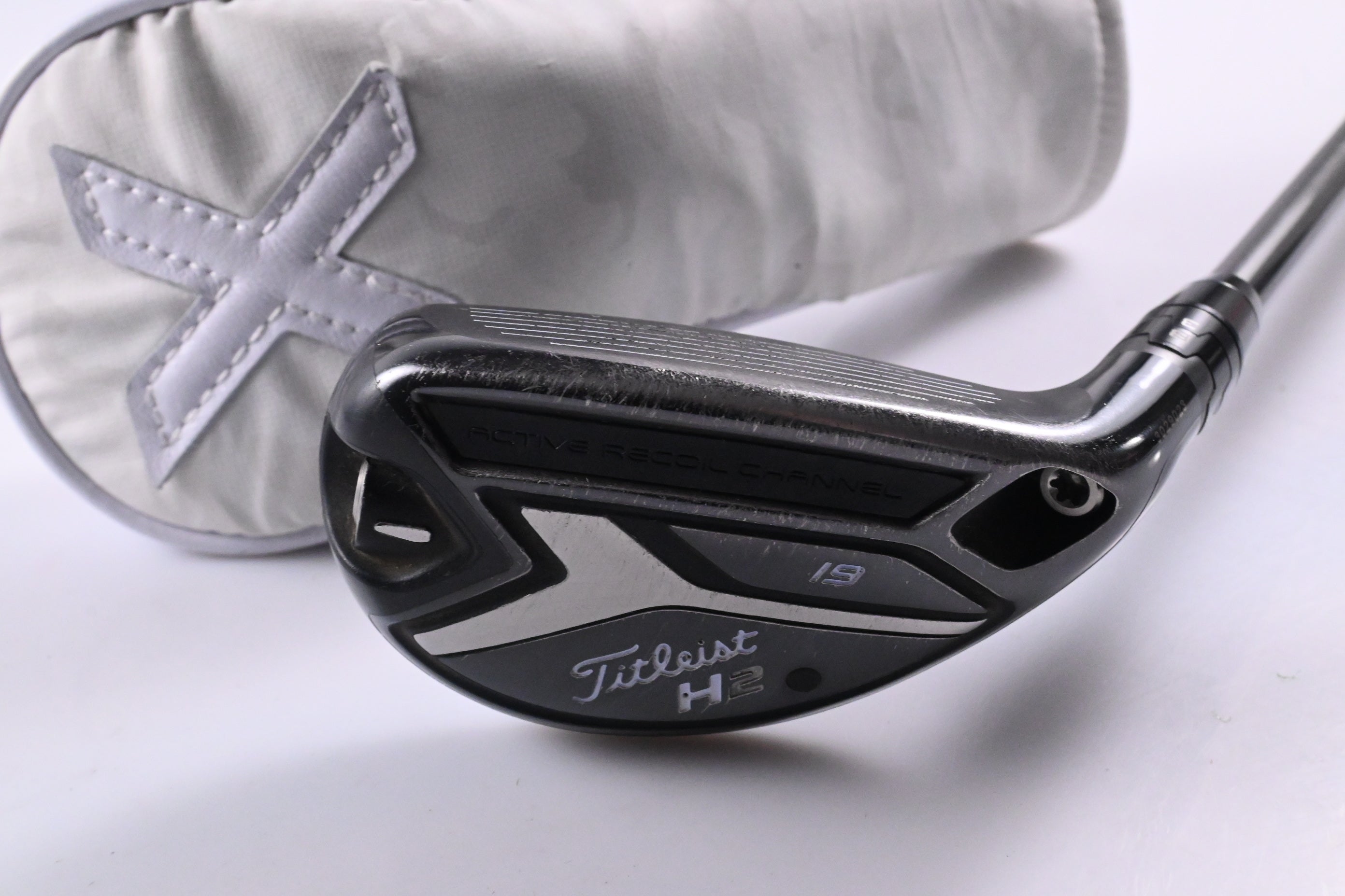 Titleist 818 H1 #3 Hybrid / 19 Degree / Stiff Flex Aldila Rogue M.AX 85 Shaft