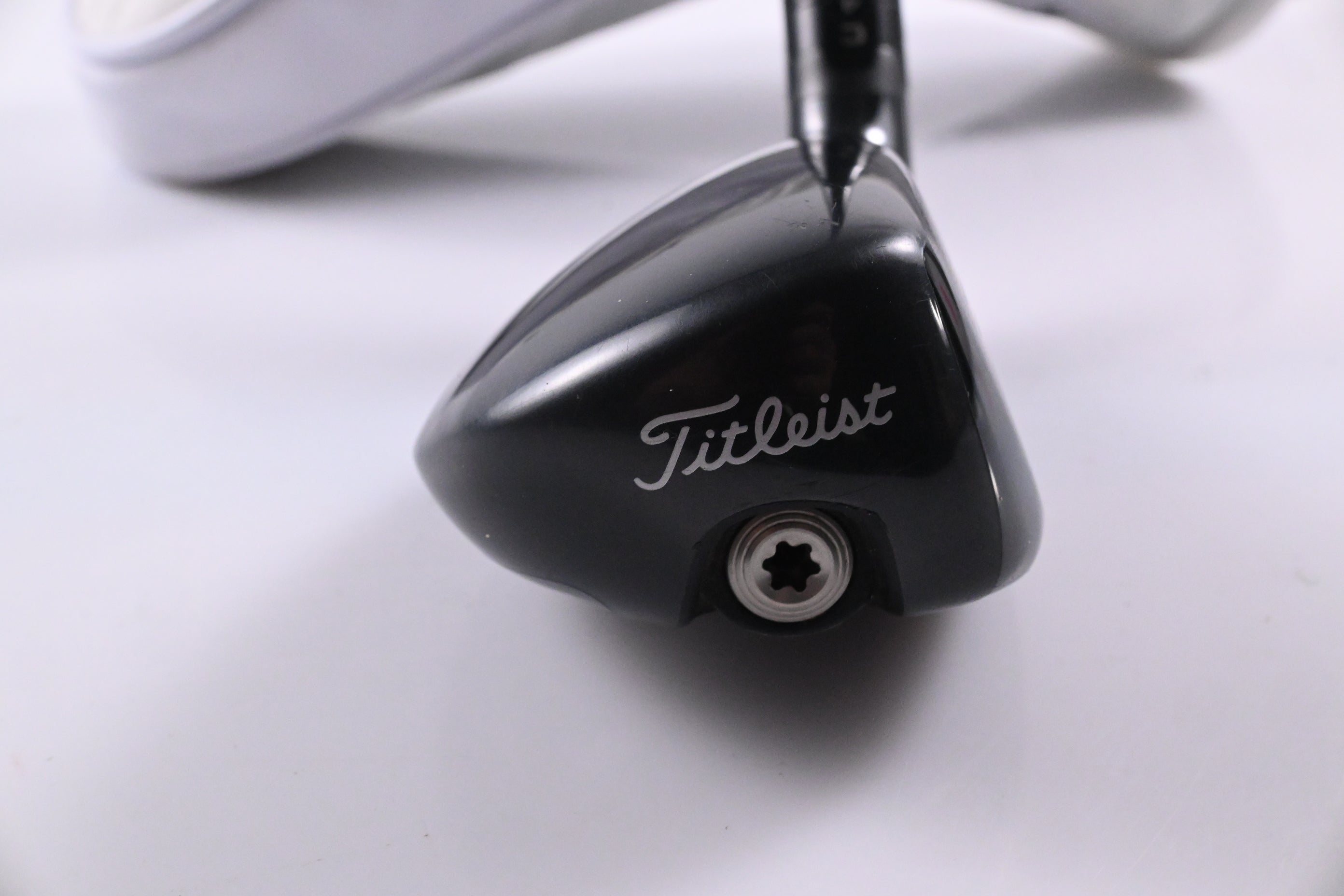Titleist 818 H1 #3 Hybrid / 19 Degree / Stiff Flex Aldila Rogue M.AX 85 Shaft