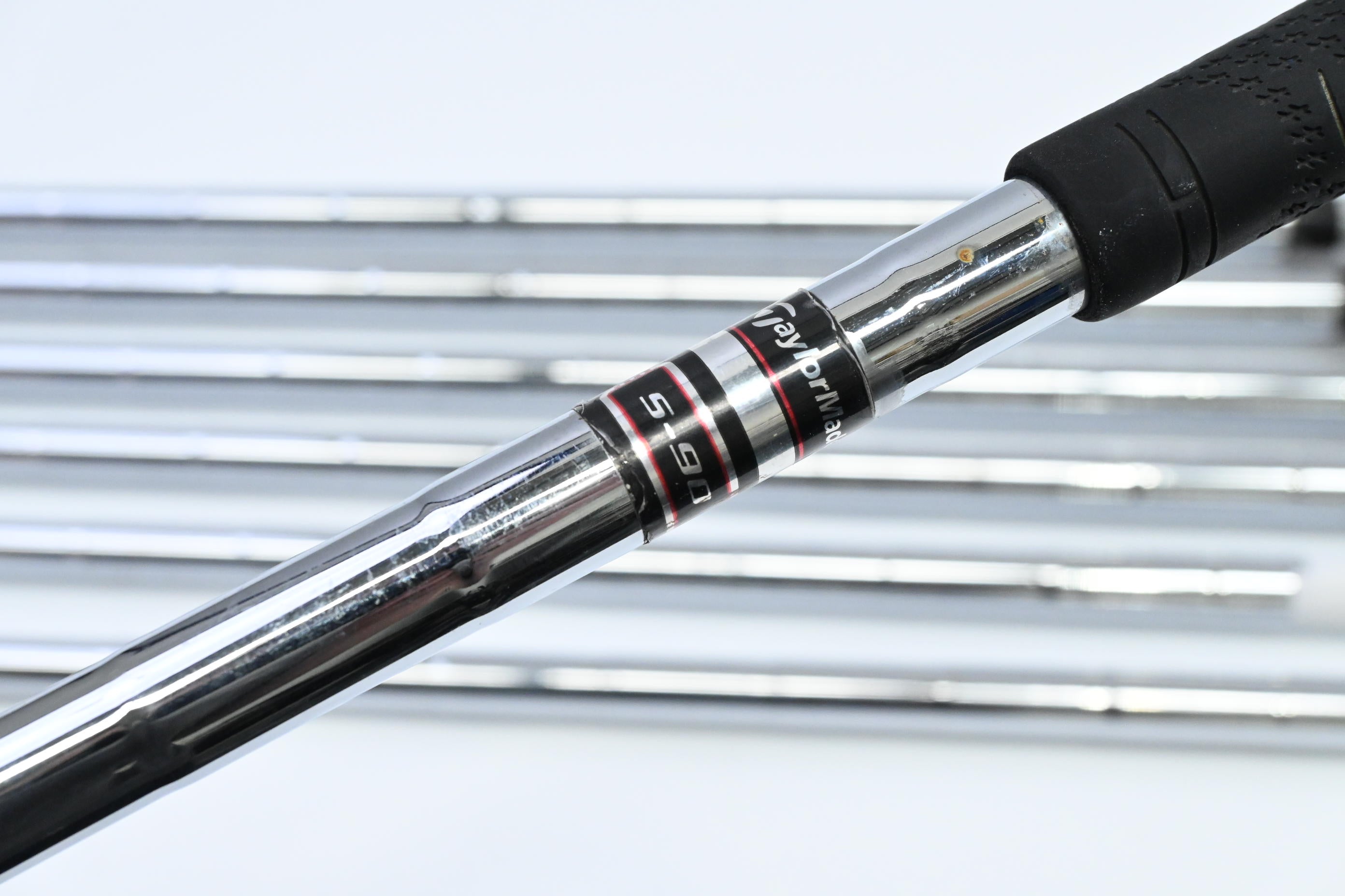 Taylormade 200 Steel Irons / 4-PW / Stiff Flex Taylormade 90 Shafts