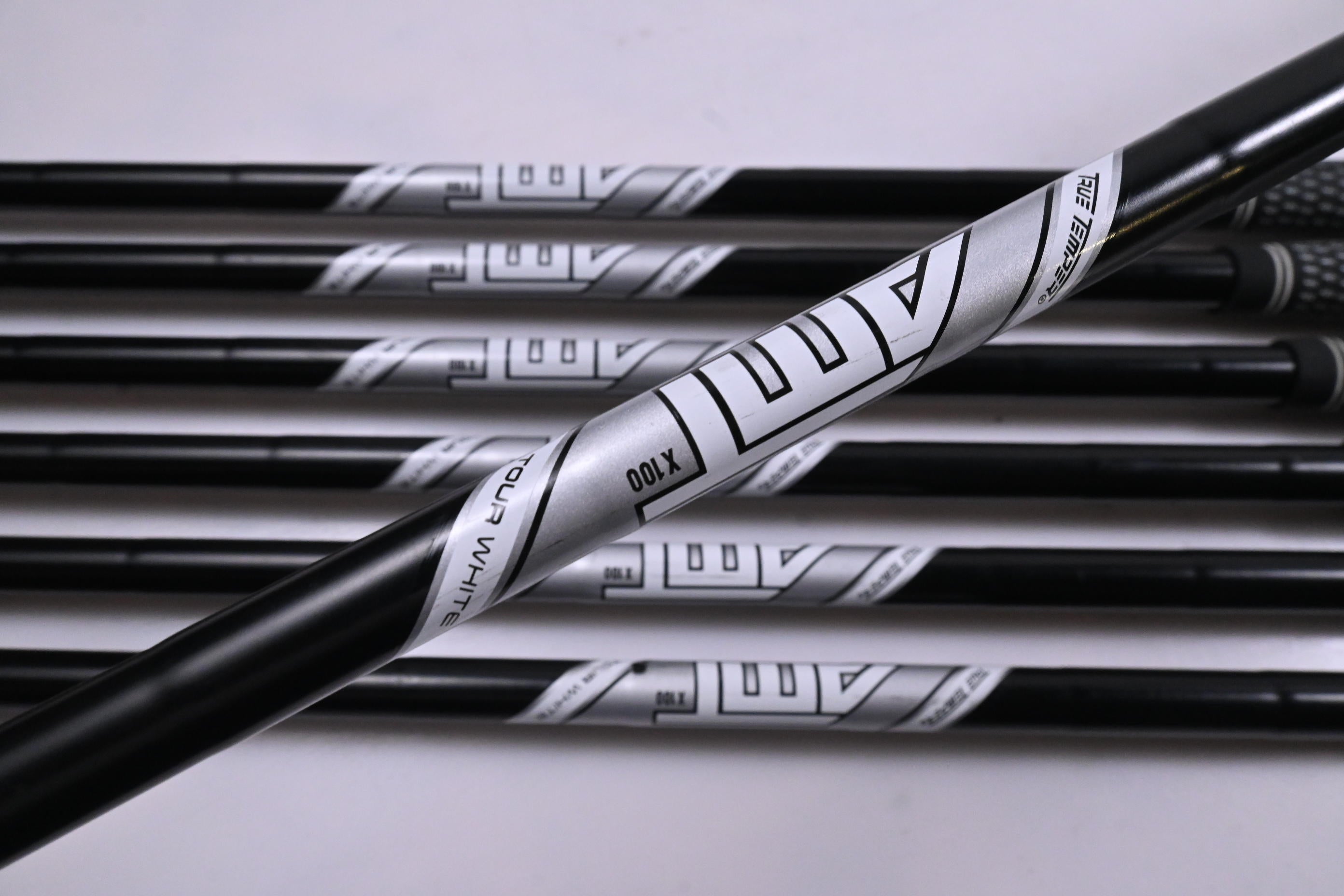 Cobra King Forged Tec Black Irons / 4-PW / X-Flex AMT Tour White X100 Shafts