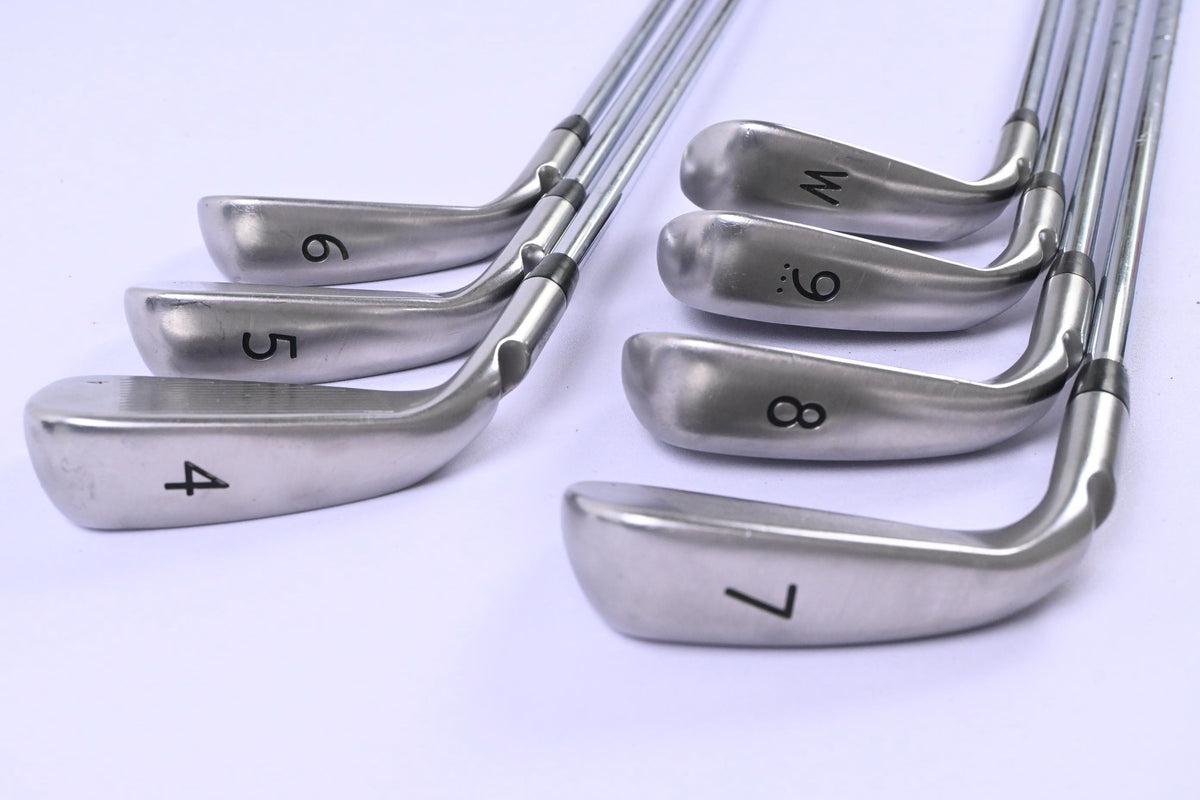 Ping G Series Irons / 4-PW / White Dot / Regular Flex Ping AWT 2.0 Shafts