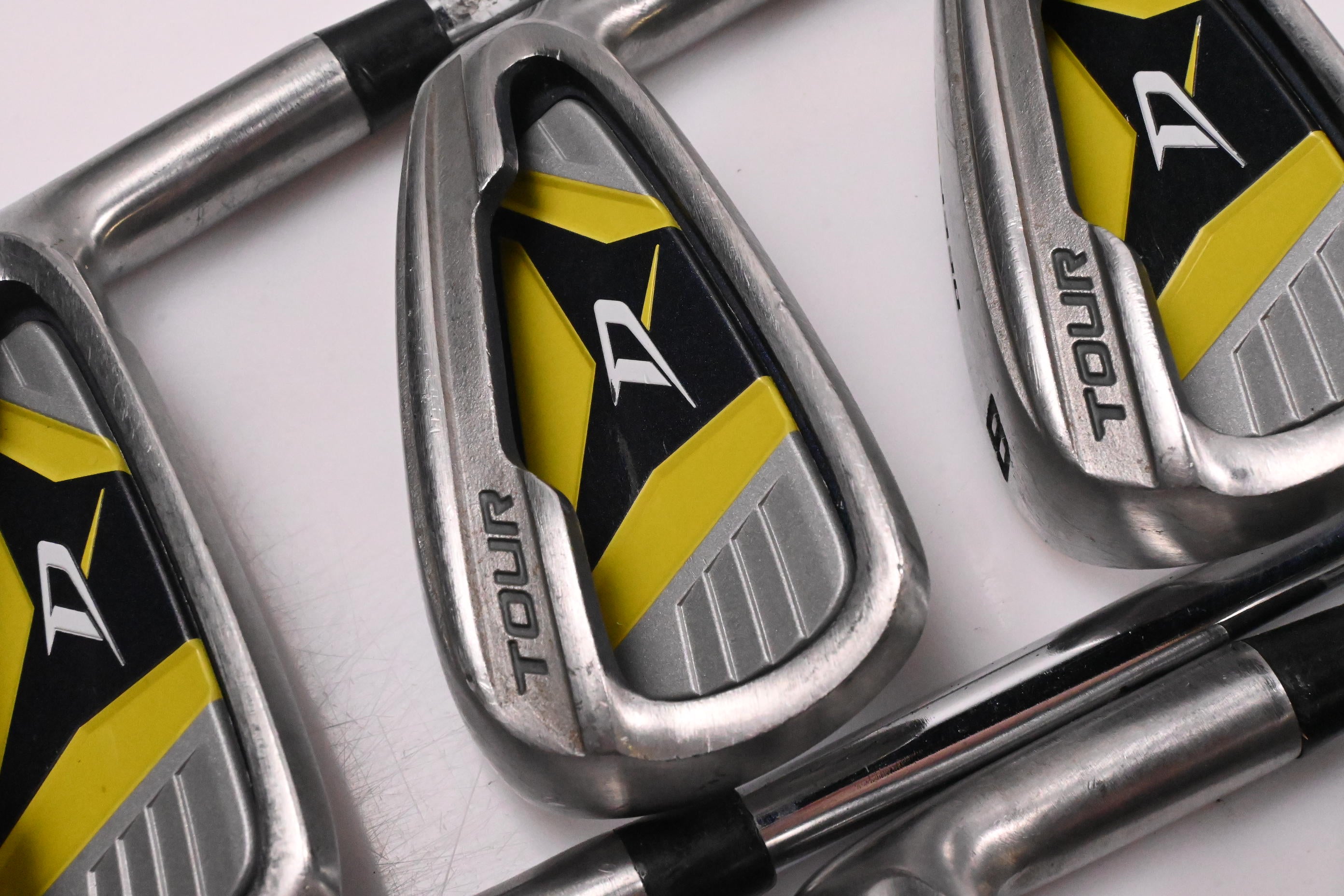 Wilson Deep Red Tour Irons / 5h+6-PW+SW / Regular Flex Deep Red Tour Shafts