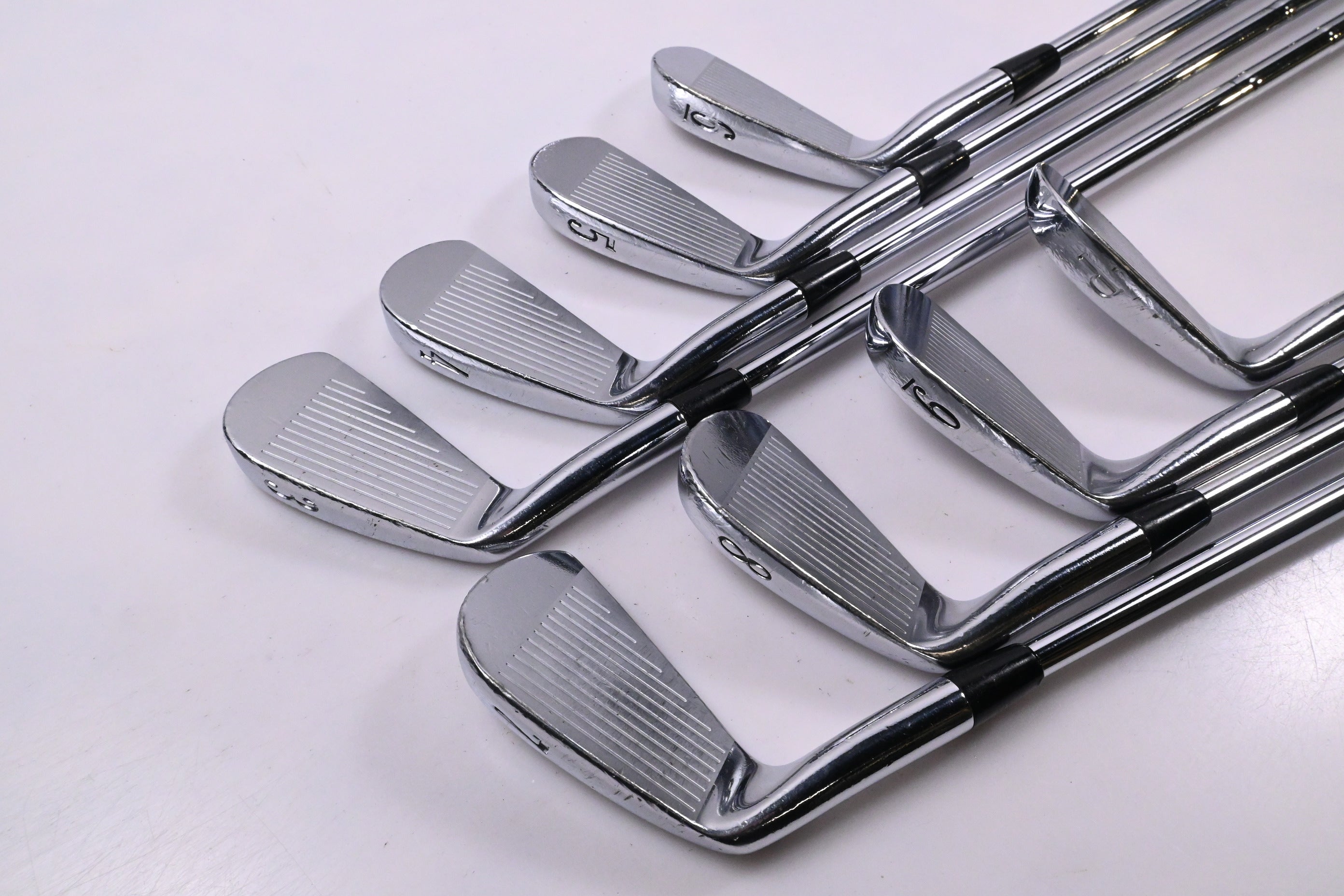 Titleist 690.MB Irons / 3-PW / Stiff Flex Dynamic Gold S300 Shafts