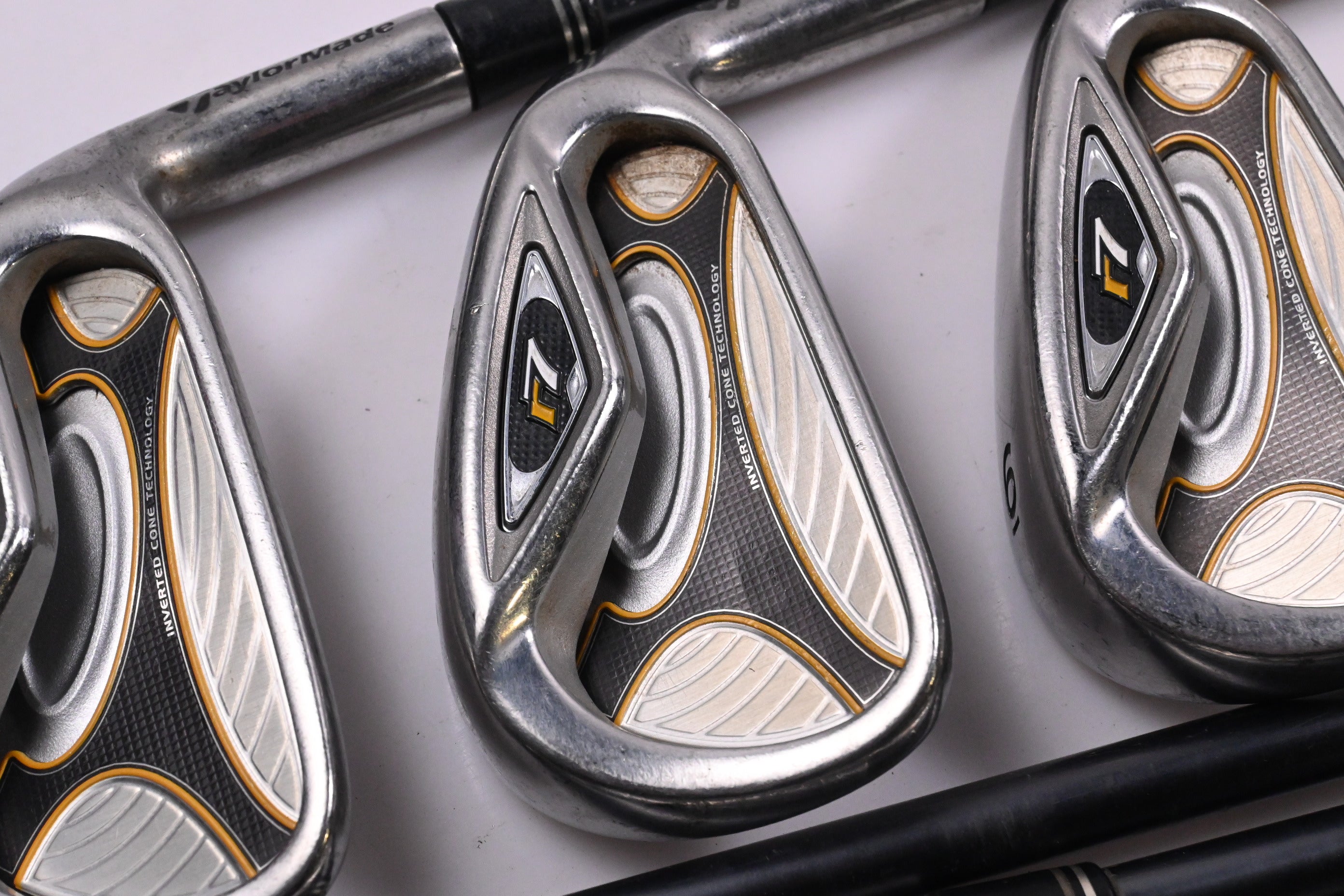 Taylormade R7 Irons / 4-PW / Regular Flex Taylormade Reax 65 Shafts