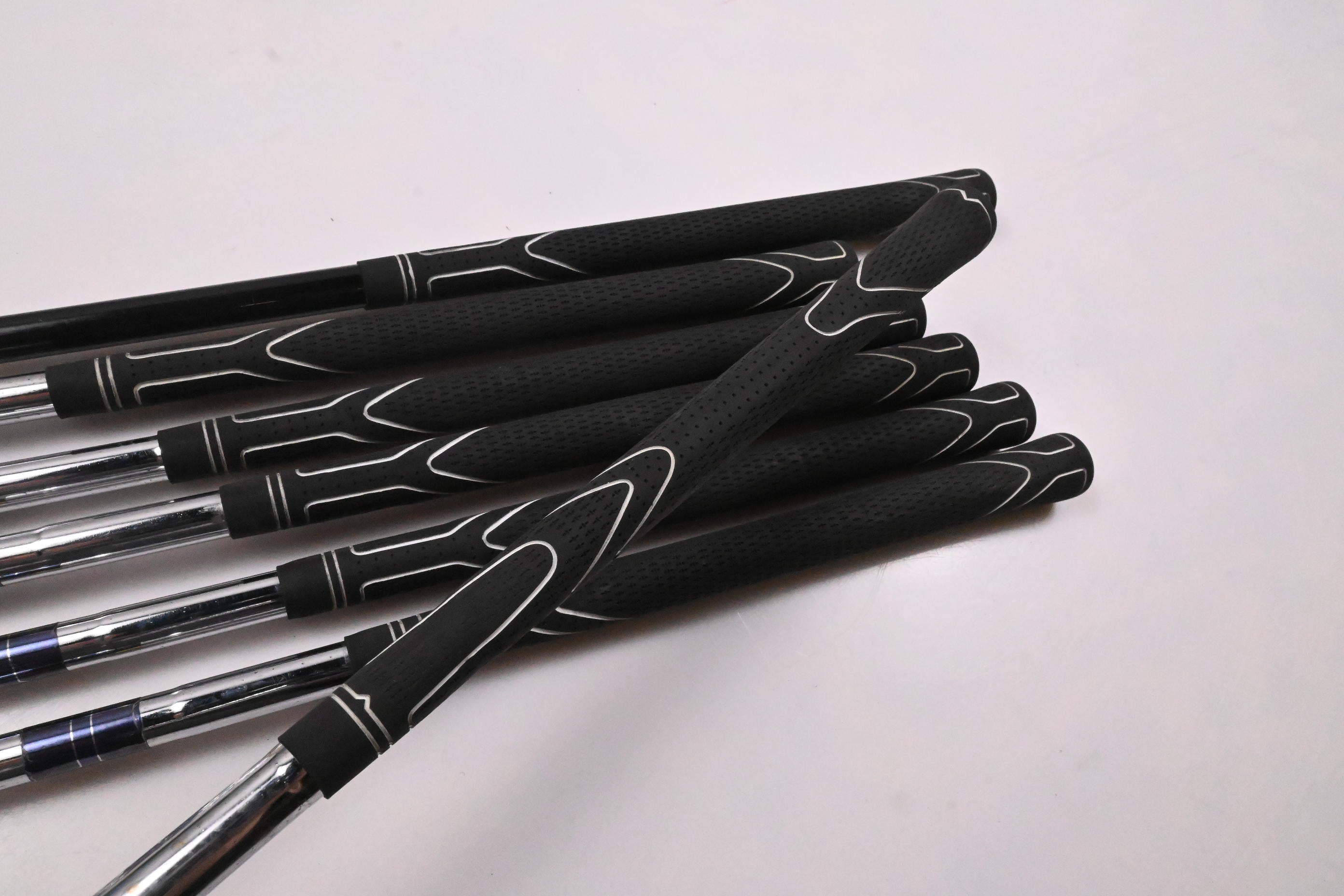 Wilson Deep Red Tour Irons / 5h+6-PW+SW / Regular Flex Deep Red Tour Shafts