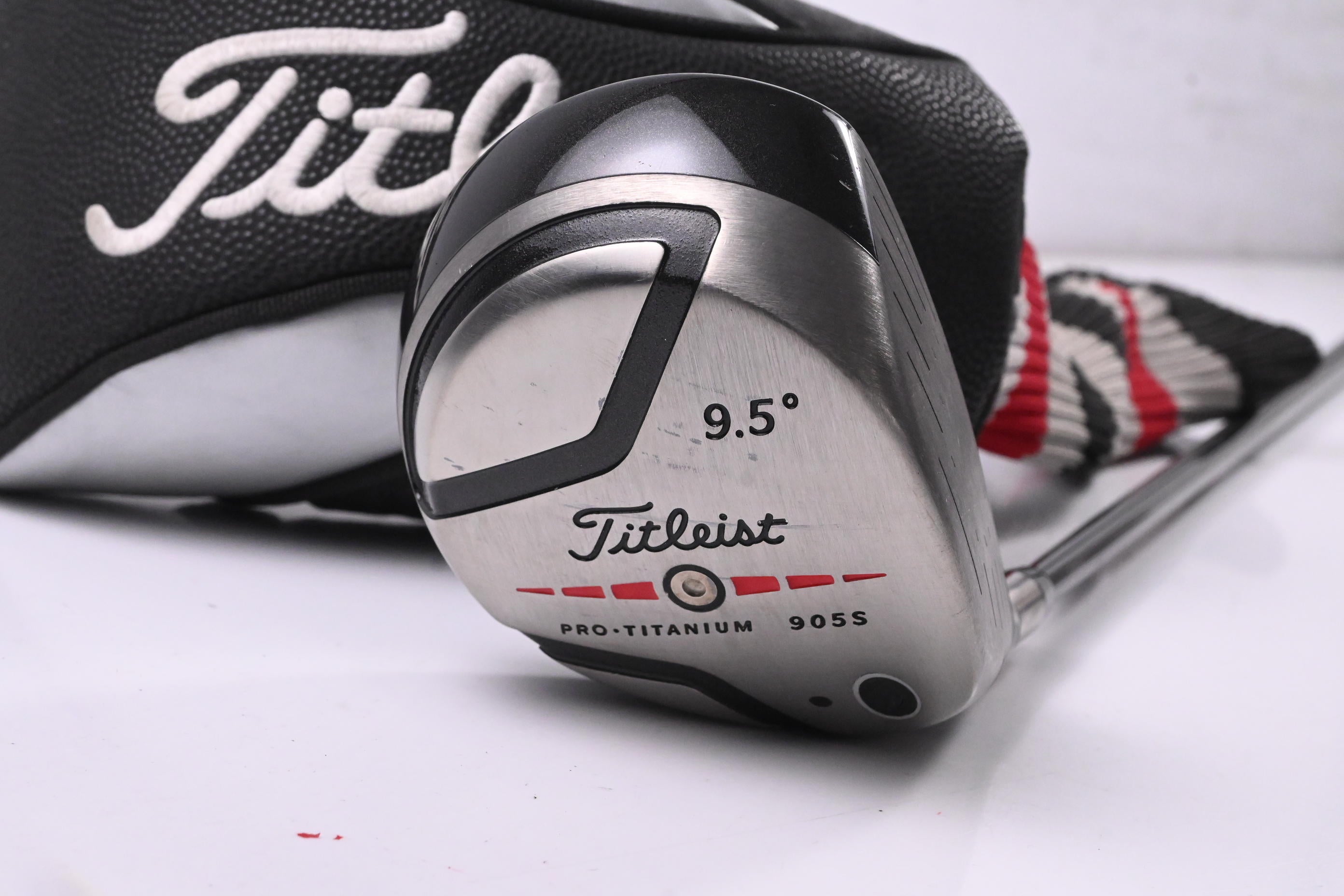 Titleist 905 S Driver / 9.5 Degree / Stiff Flex Fujikura Speeder Shaft