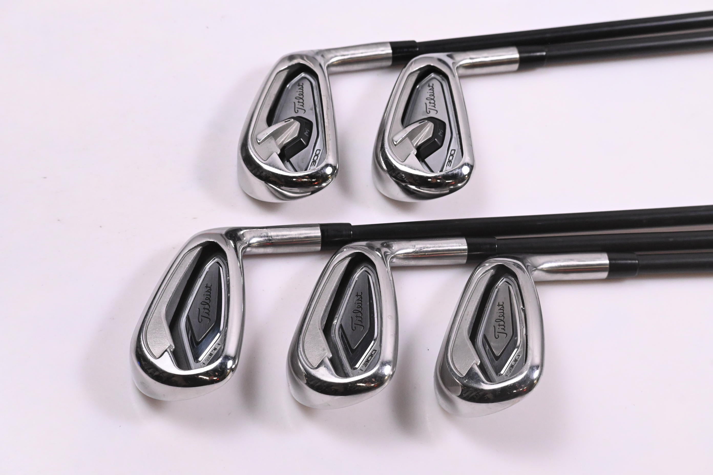 Titleist T300 2019 Irons / 6-PW / Senior Flex Tensei AV Red AM(2) Shafts