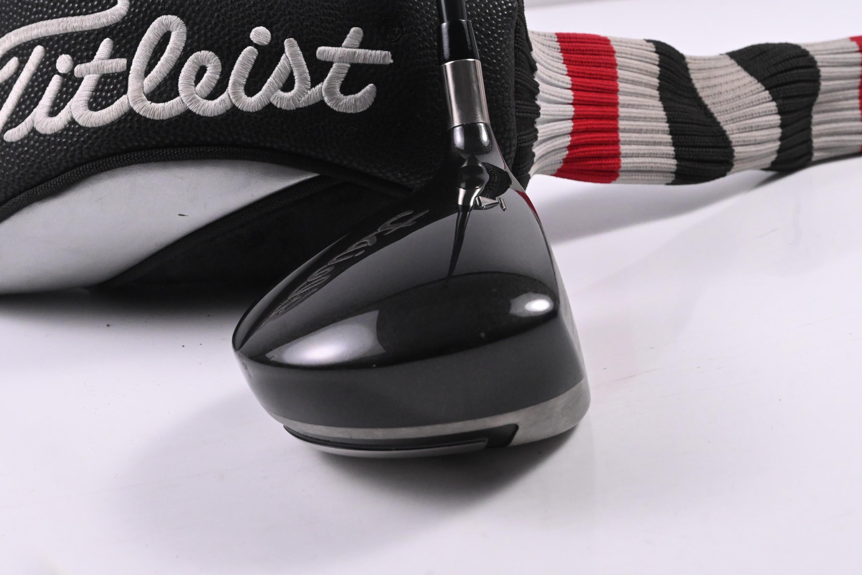 Titleist 905 S Driver / 9.5 Degree / Stiff Flex Fujikura Speeder Shaft