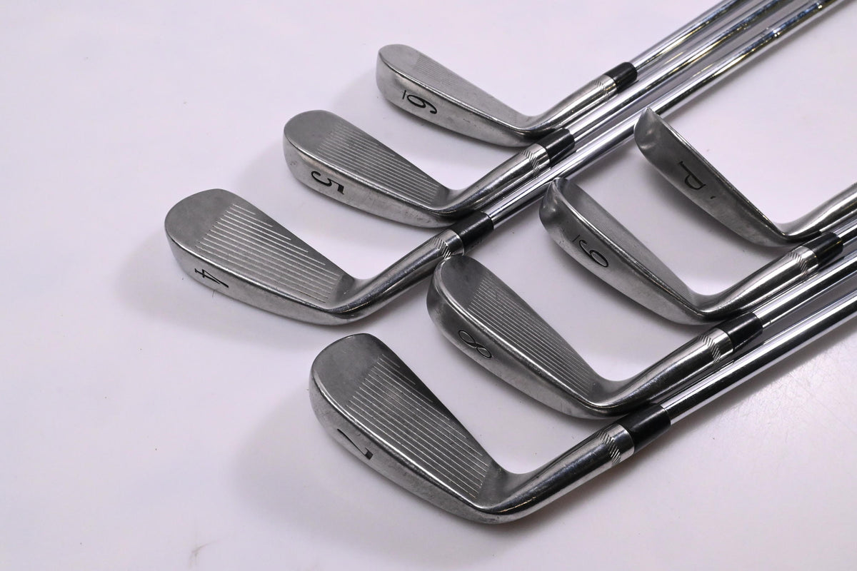 Titleist DCI 990 Irons / 4-PW / Stiff Flex Dynamic Gold S300 Shafts