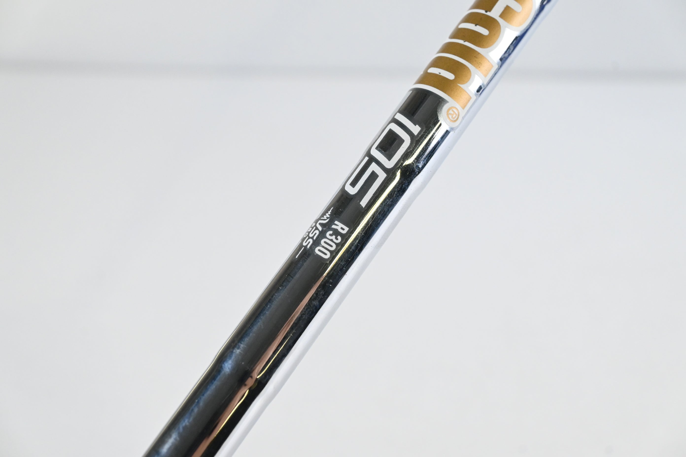 Taylormade P790 2019 #6 Iron / Regular Flex Dynamic Gold 105 R300 Shaft