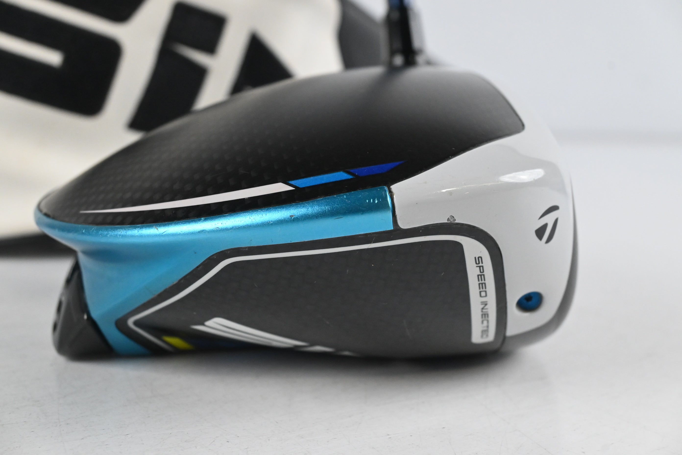 Taylormade SIM2 Max Driver / 10.5 Degree / Regular Flex Ventus Blue 5 Shaft