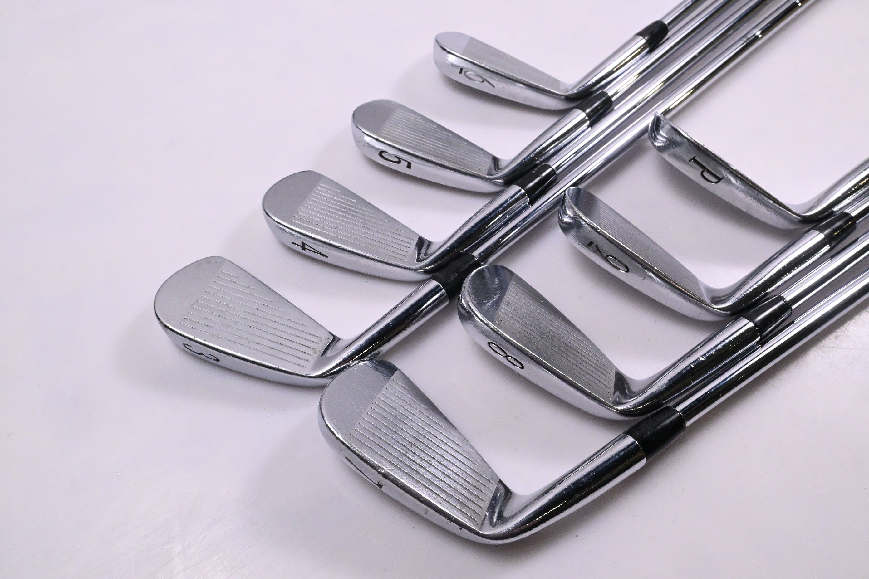 Titleist 695 Forged Irons / 3-PW / Stiff Flex Dynamic Gold S300 Shafts