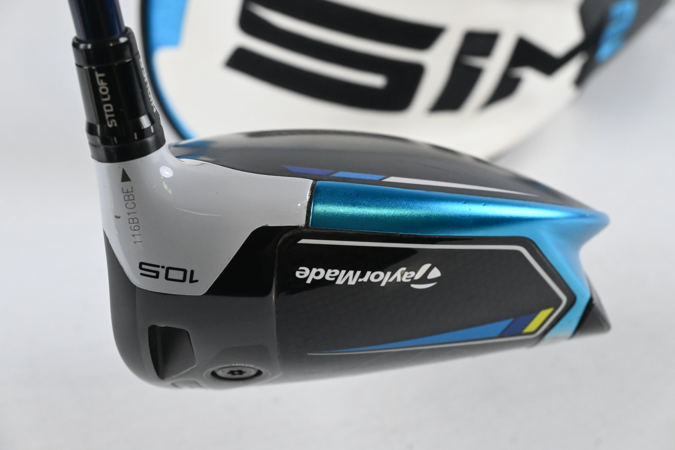 Taylormade SIM2 Max Driver / 10.5 Degree / Regular Flex Ventus Blue 5 Shaft