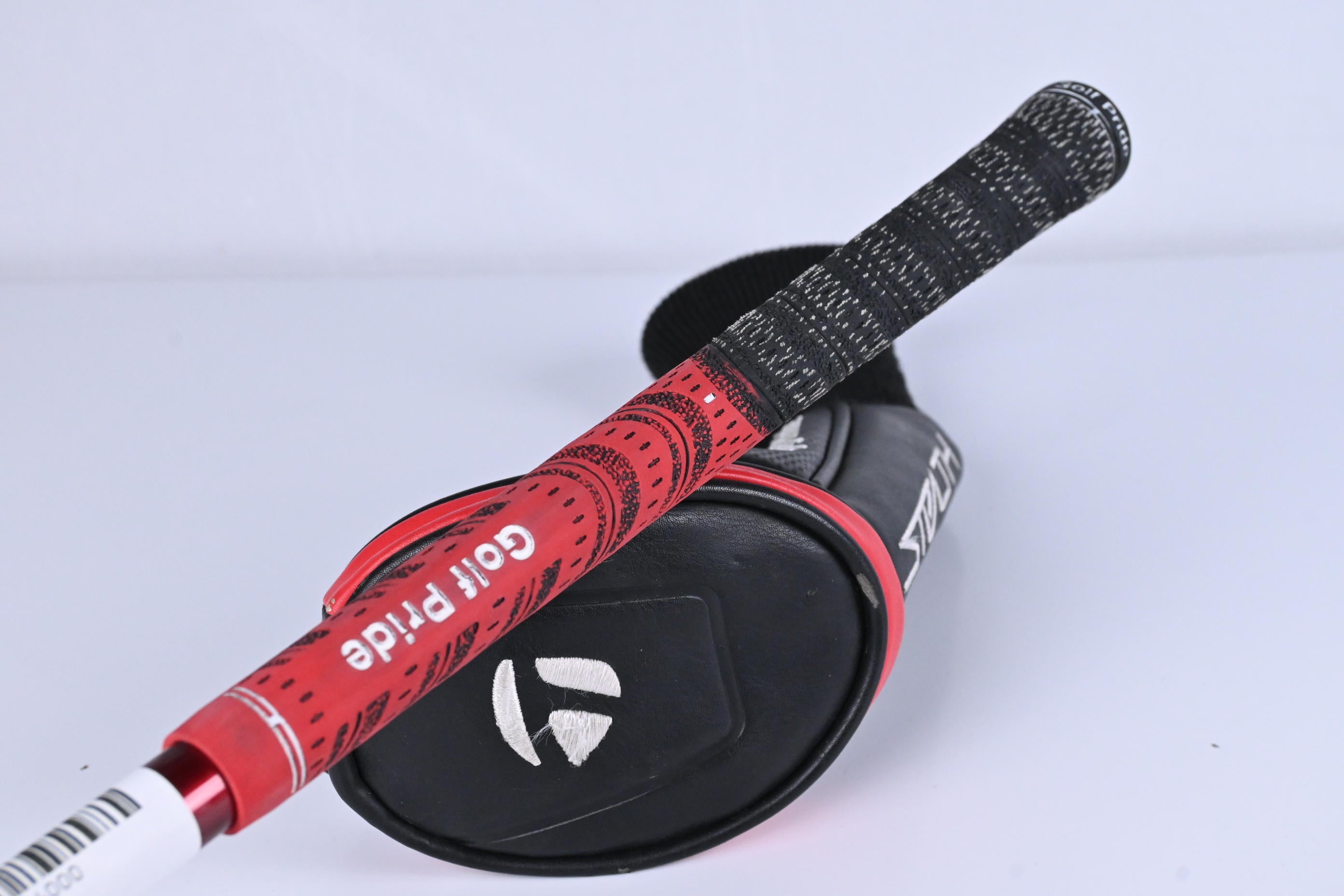 Taylormade Stealth Plus #2 Hybrid / 17 Degree / Stiff Flex HZRDUS Smoke Red RDX