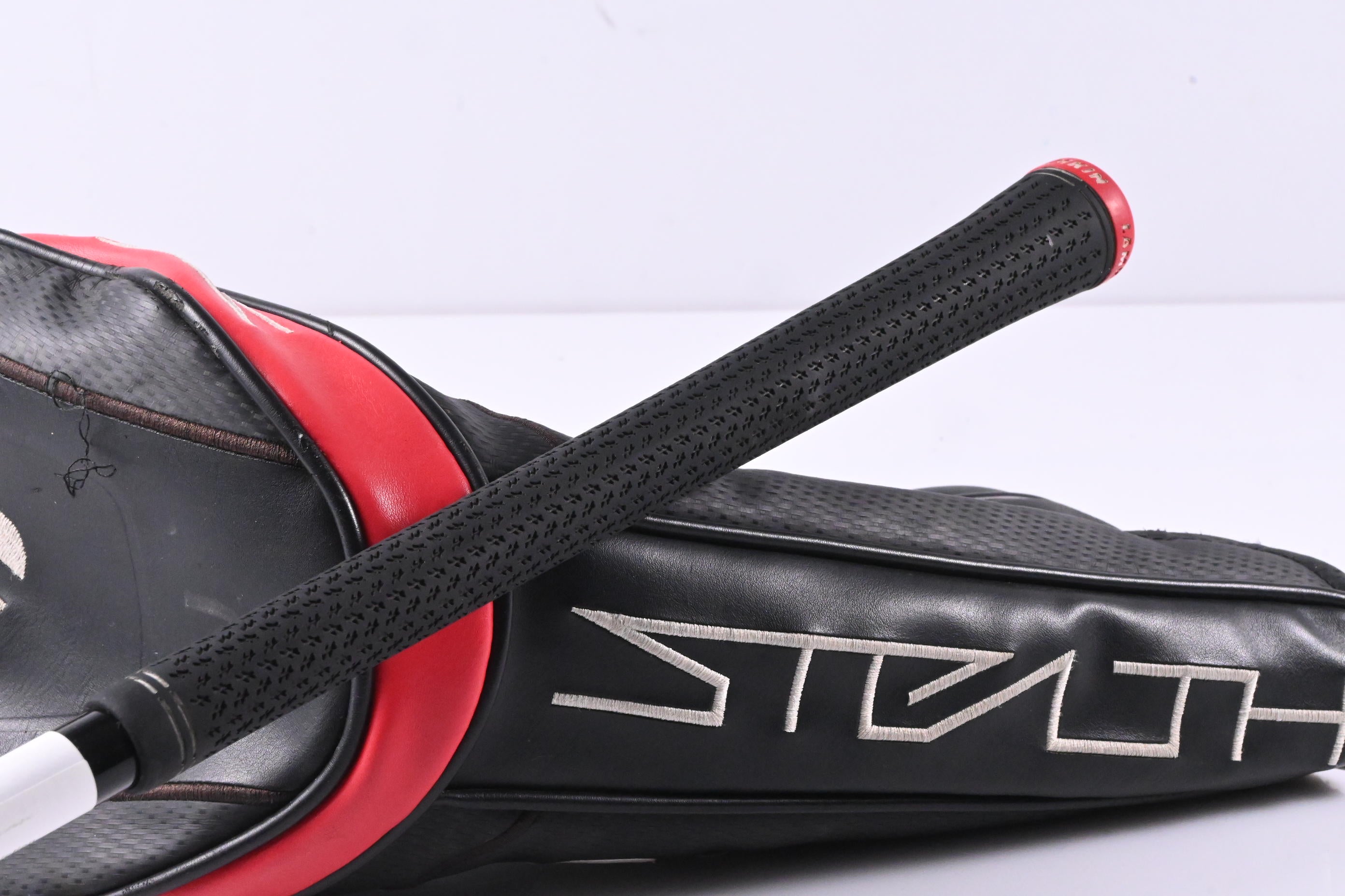 Taylormade Stealth Plus Driver / 9 Degree / X-Flex Kai'li White 60 Shaft