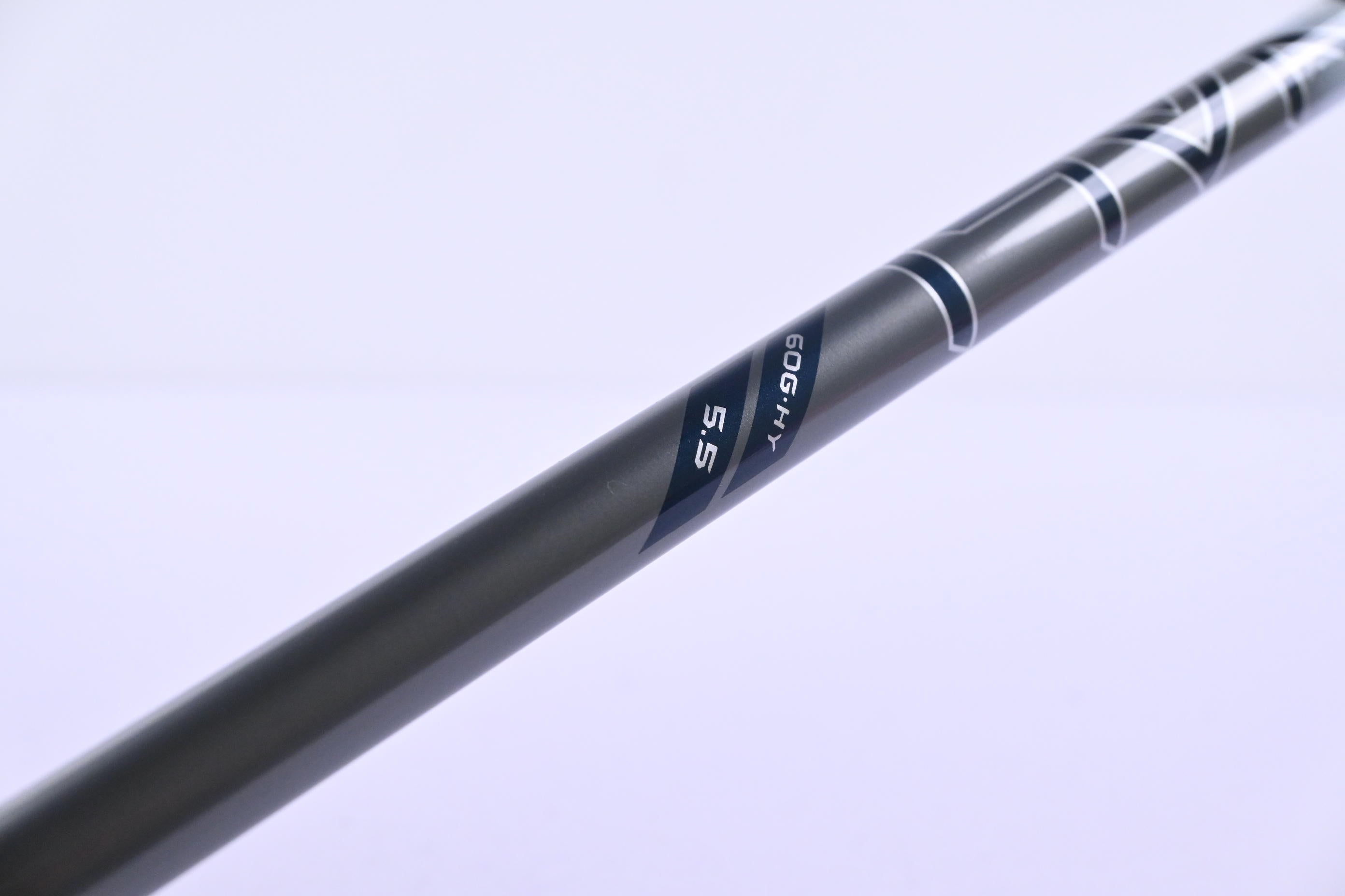 Callaway Elyte X #4 Hybrid / 21 Degree / Regular Flex Denali Charcoal 60 Shaft