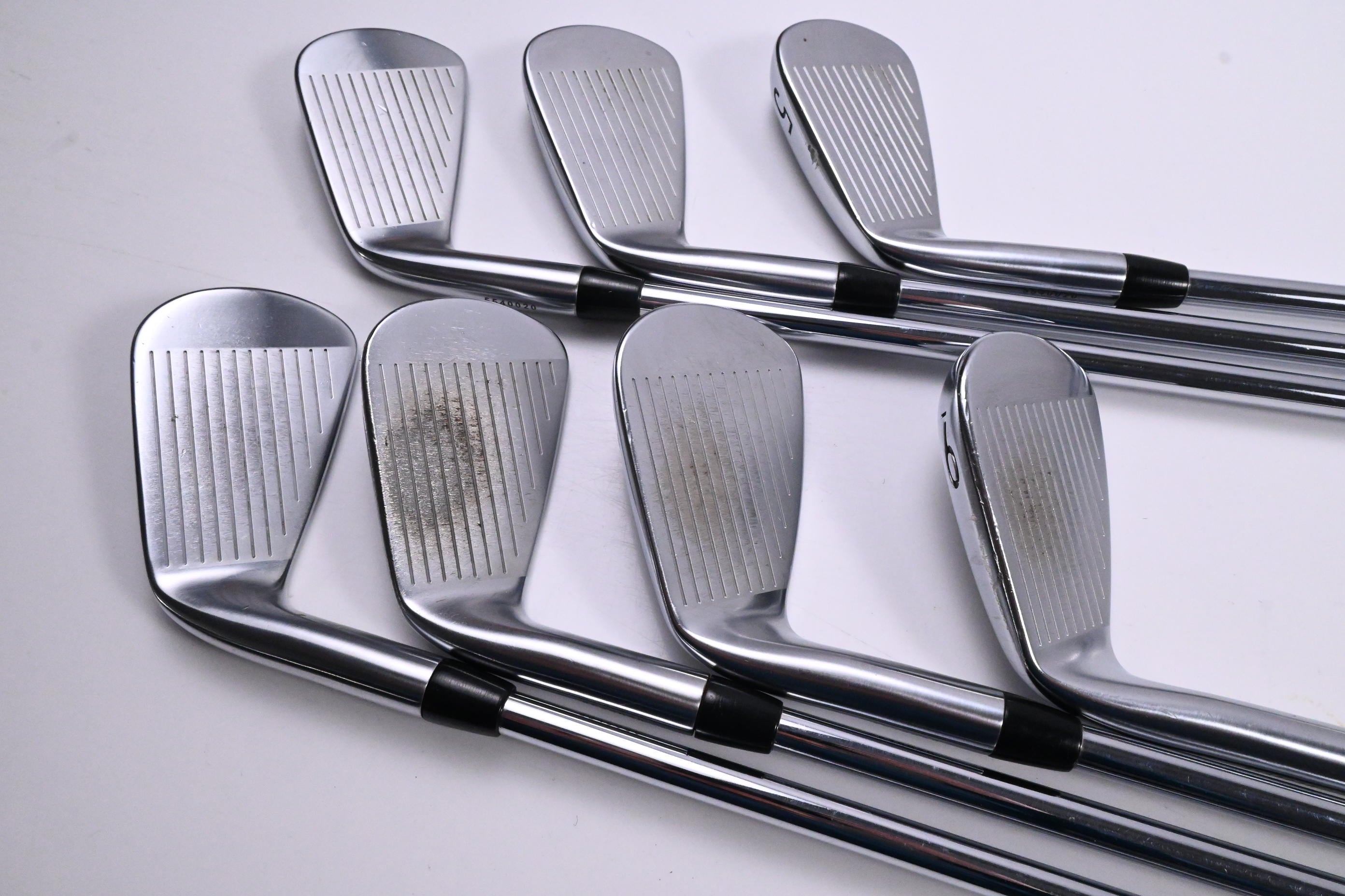 Titleist MB 620 Irons / 3-9i / Stiff Flex AMT Black S300 Shafts