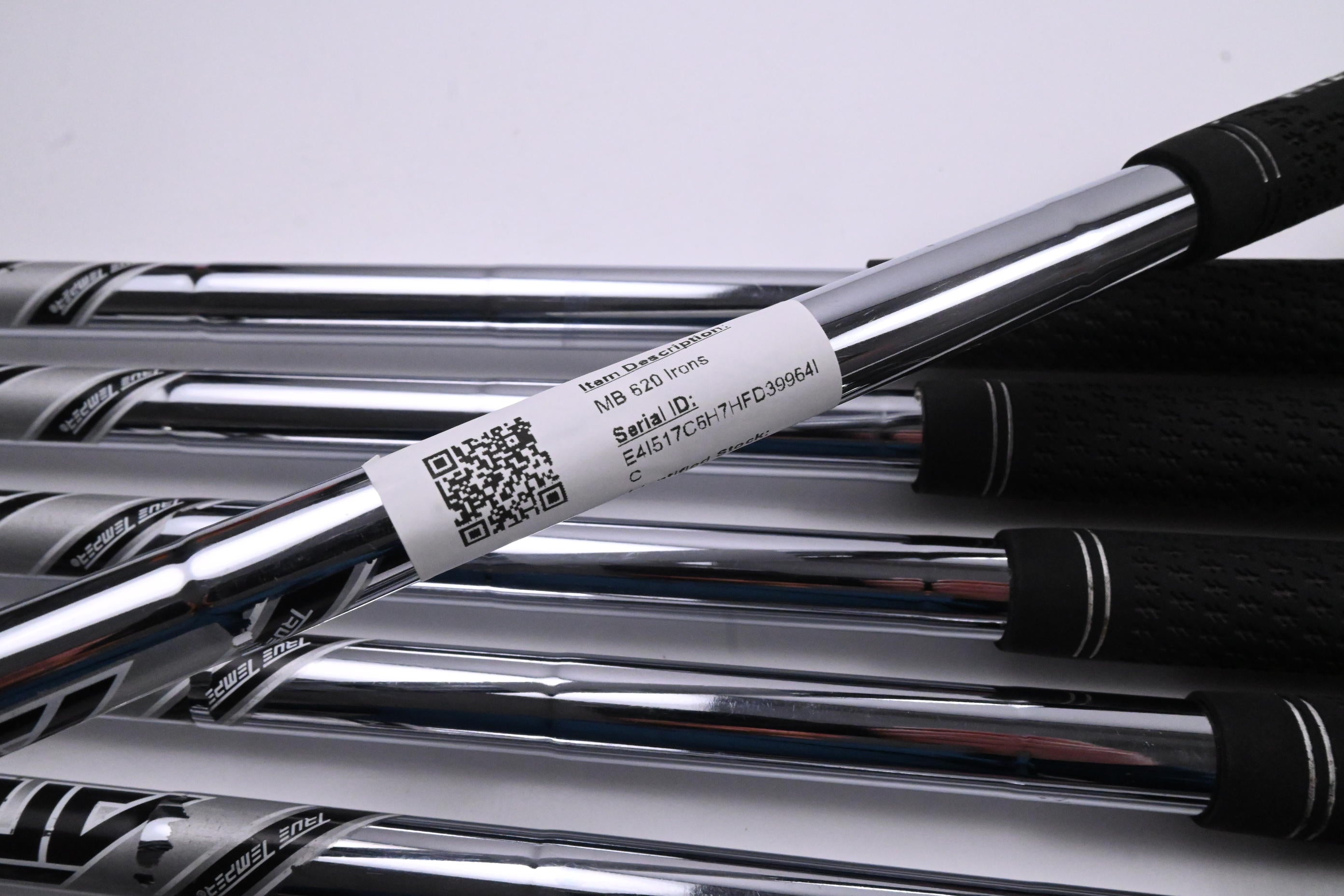 Titleist MB 620 Irons / 3-9i / Stiff Flex AMT Black S300 Shafts