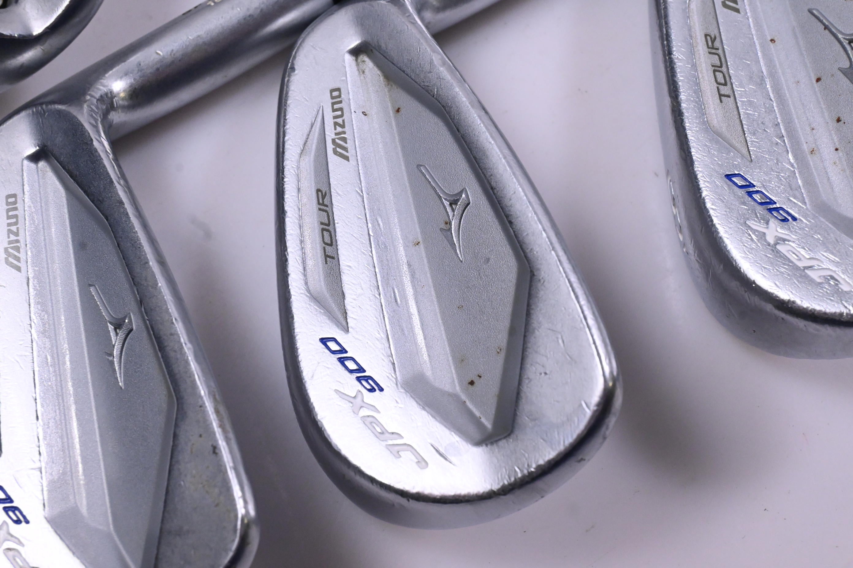 Mizuno JPX 900 Forged Irons / 5-9i / Regular Flex Dynamic Gold Shafts