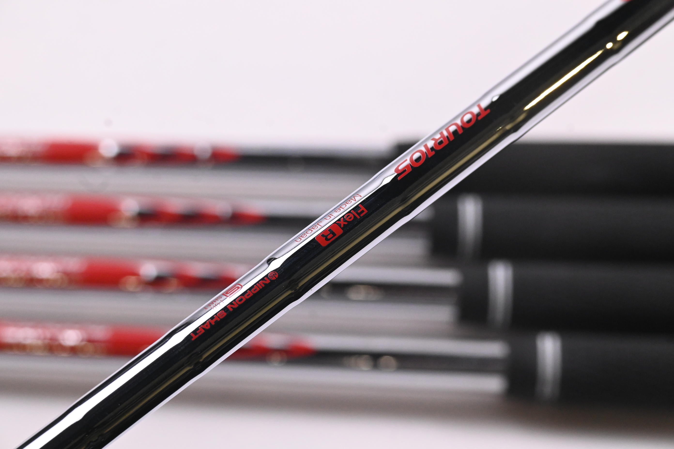 Srixon ZXi4 Irons / 6-PW / Regular Flex N.S.Pro Modus³ Tour 105 Shafts