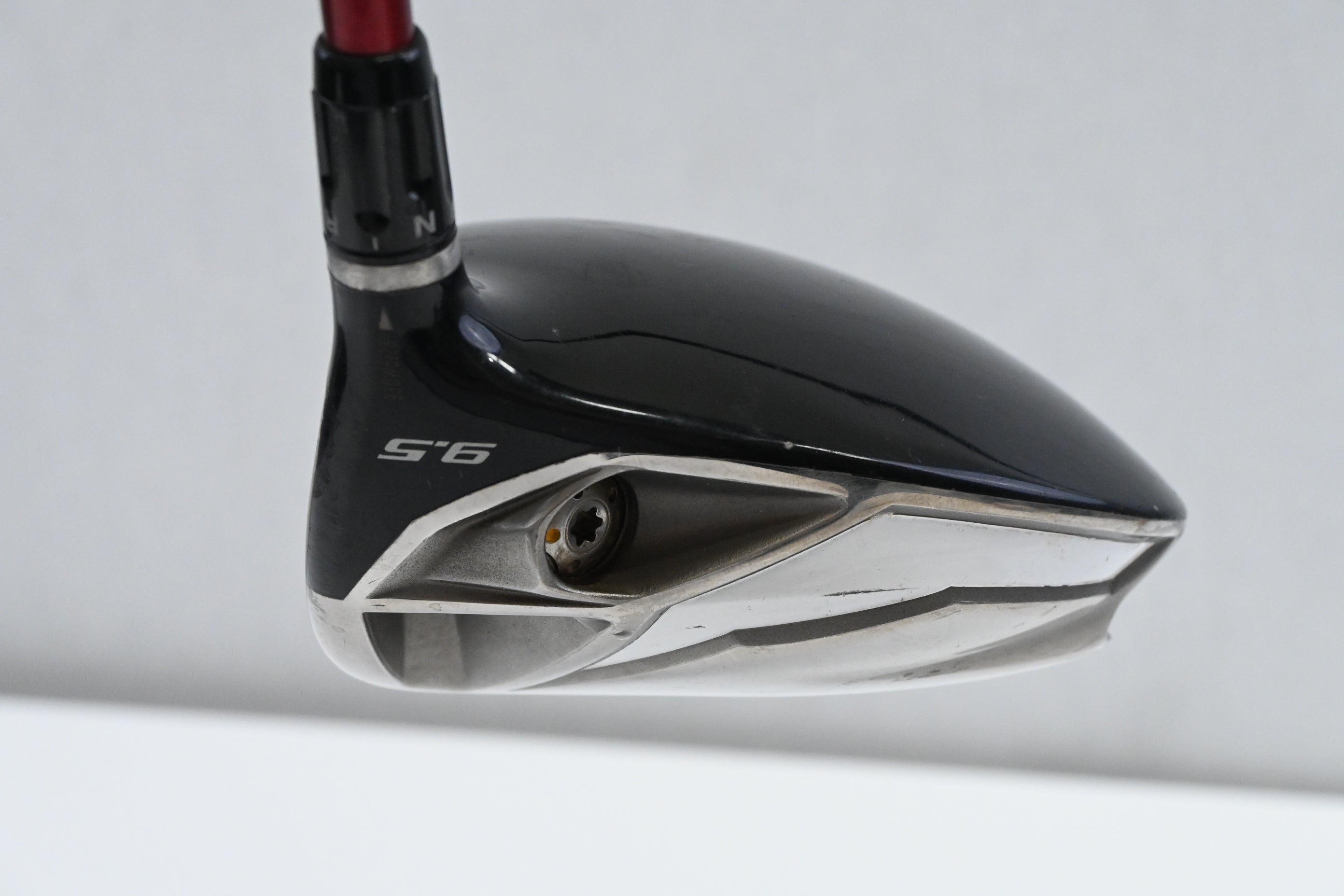 Taylormade R9 Driver / 9.5 Degree / Stiff Flex Fujikura Motore 65 Shaft