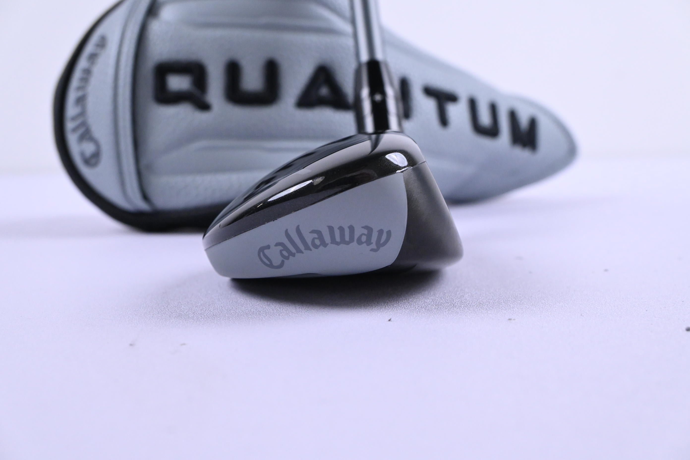 Callaway Quantum Max #4 Hybrid / 21 Degree / Regular Flex Frost Silver 60 Shaft