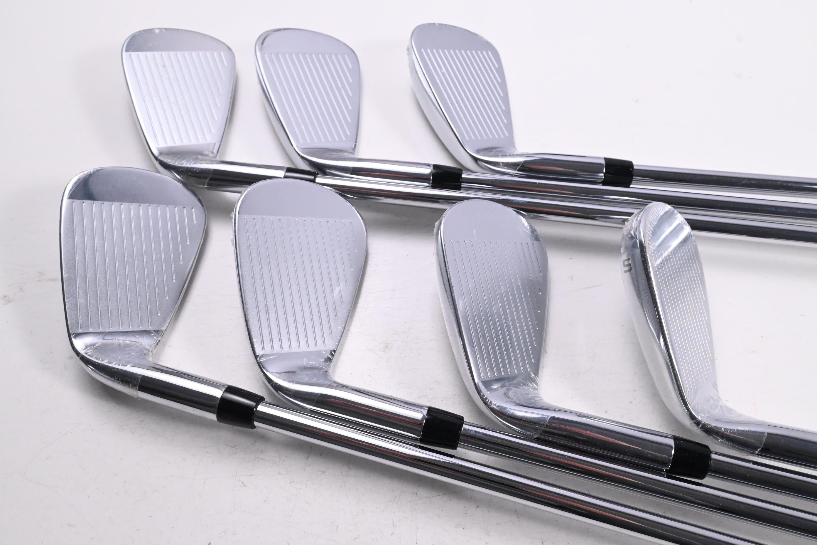 Callaway Elyte Irons / 5-PW+SW / Regular Flex Vector 80 Shafts