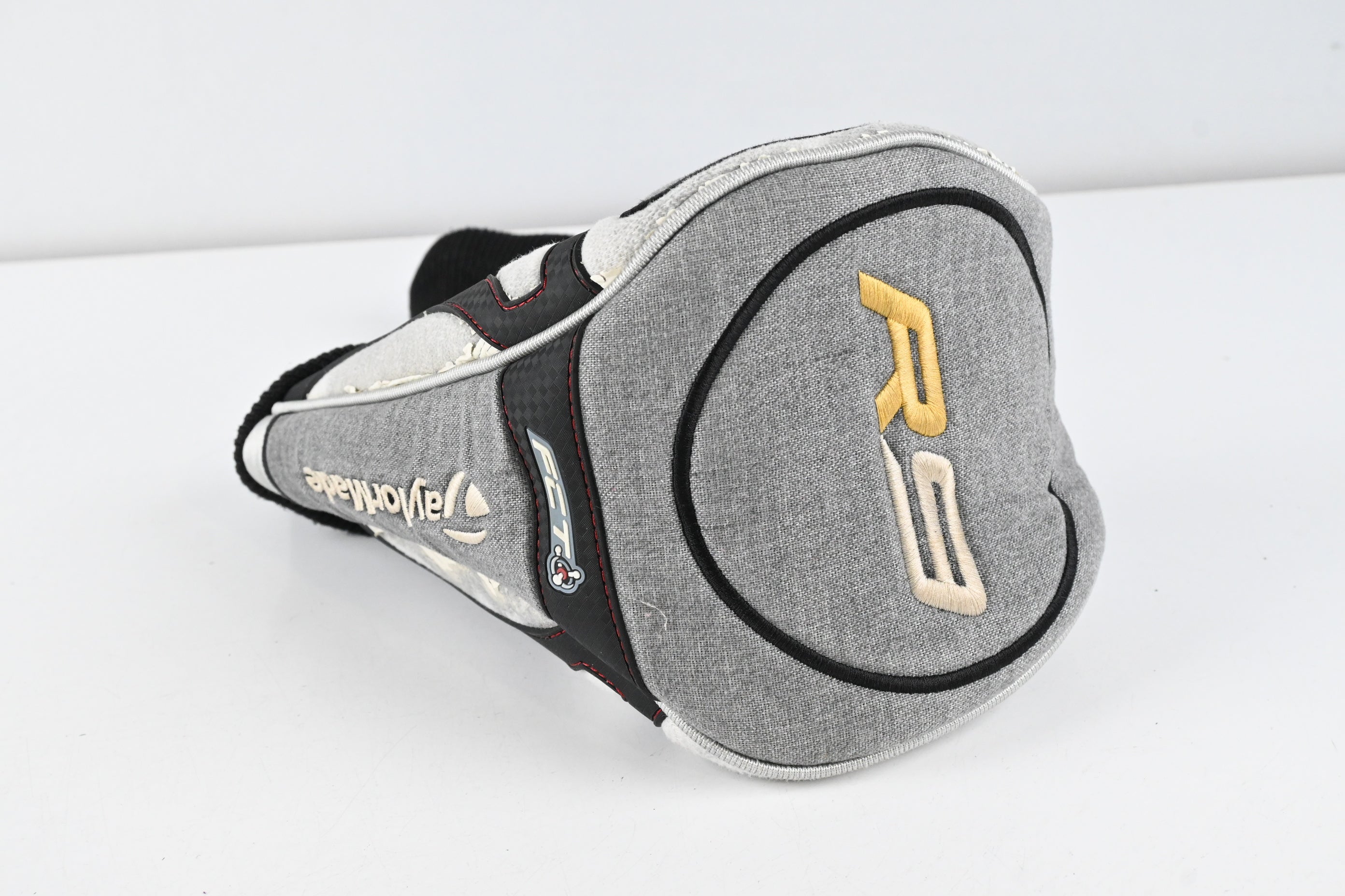 Left Hand Taylormade R9 460 Driver / 10.5 Degree / Regular Flex Fujikura Motore