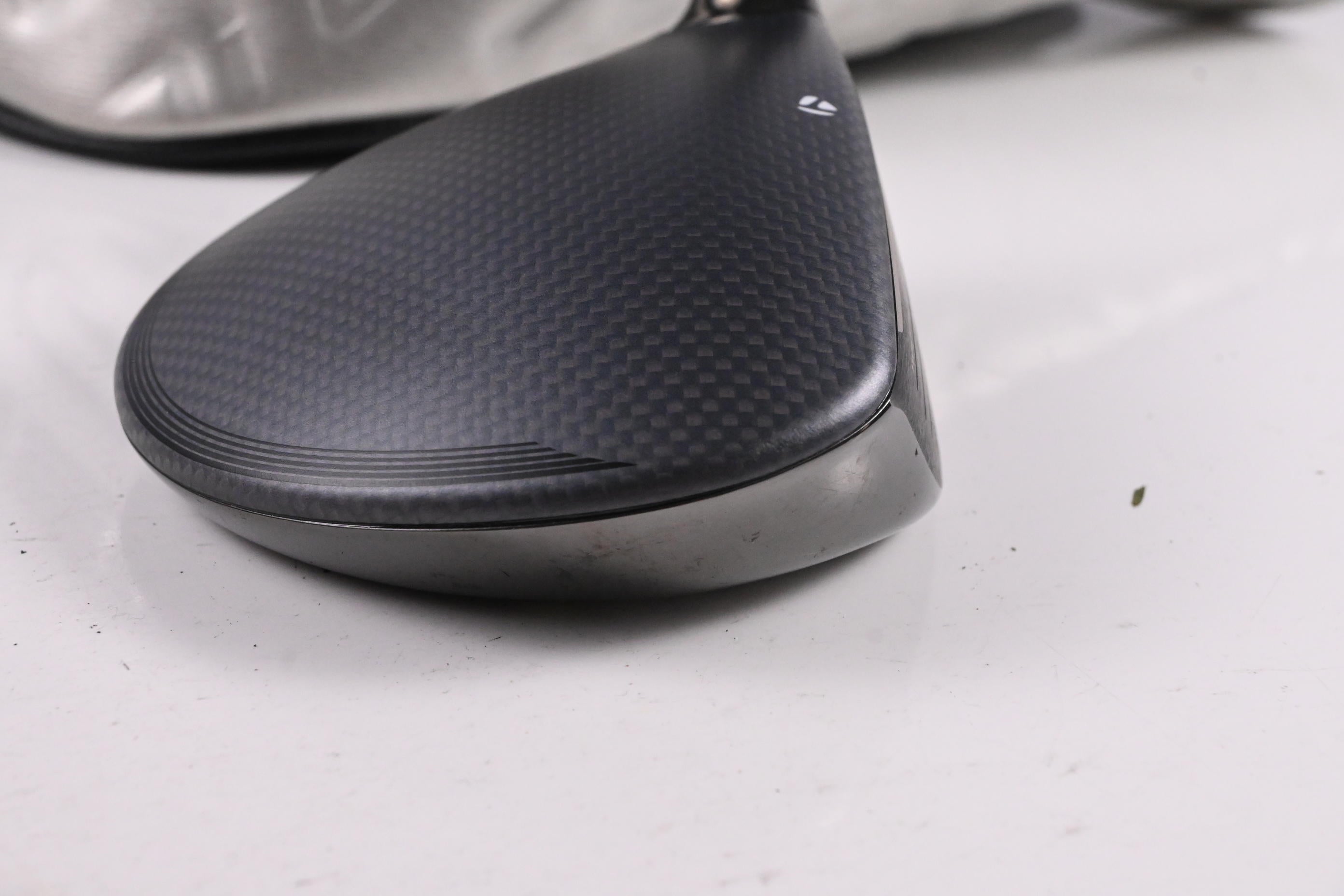Taylormade Qi35 #5 Wood / 15 Degree / X-Flex Kai'li White Darkwaves 60 Shaft