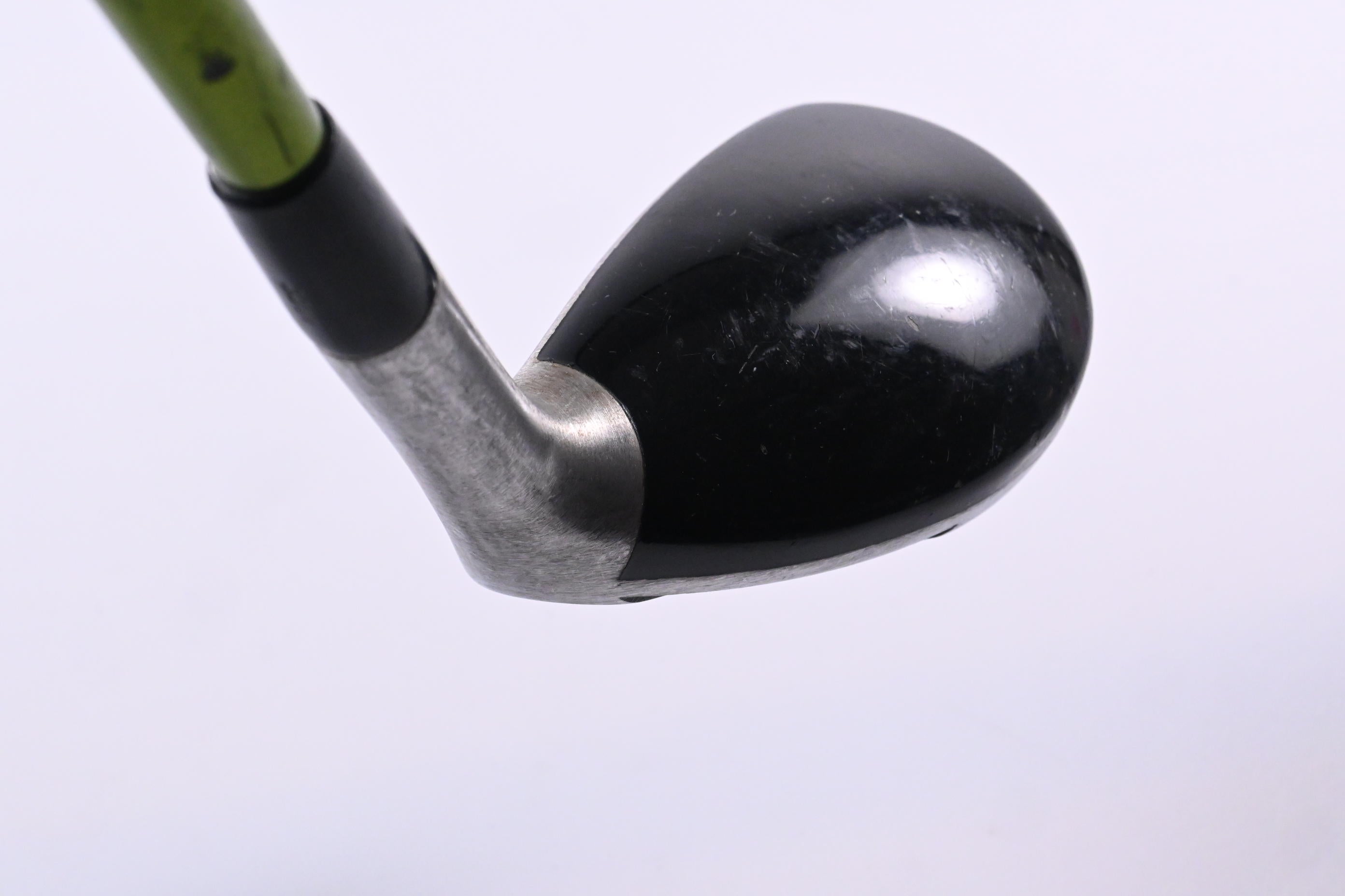 Titleist 585.H #3 Hybrid / 19 Degree / Stiff Flex Aldila NV Green 85 Shaft