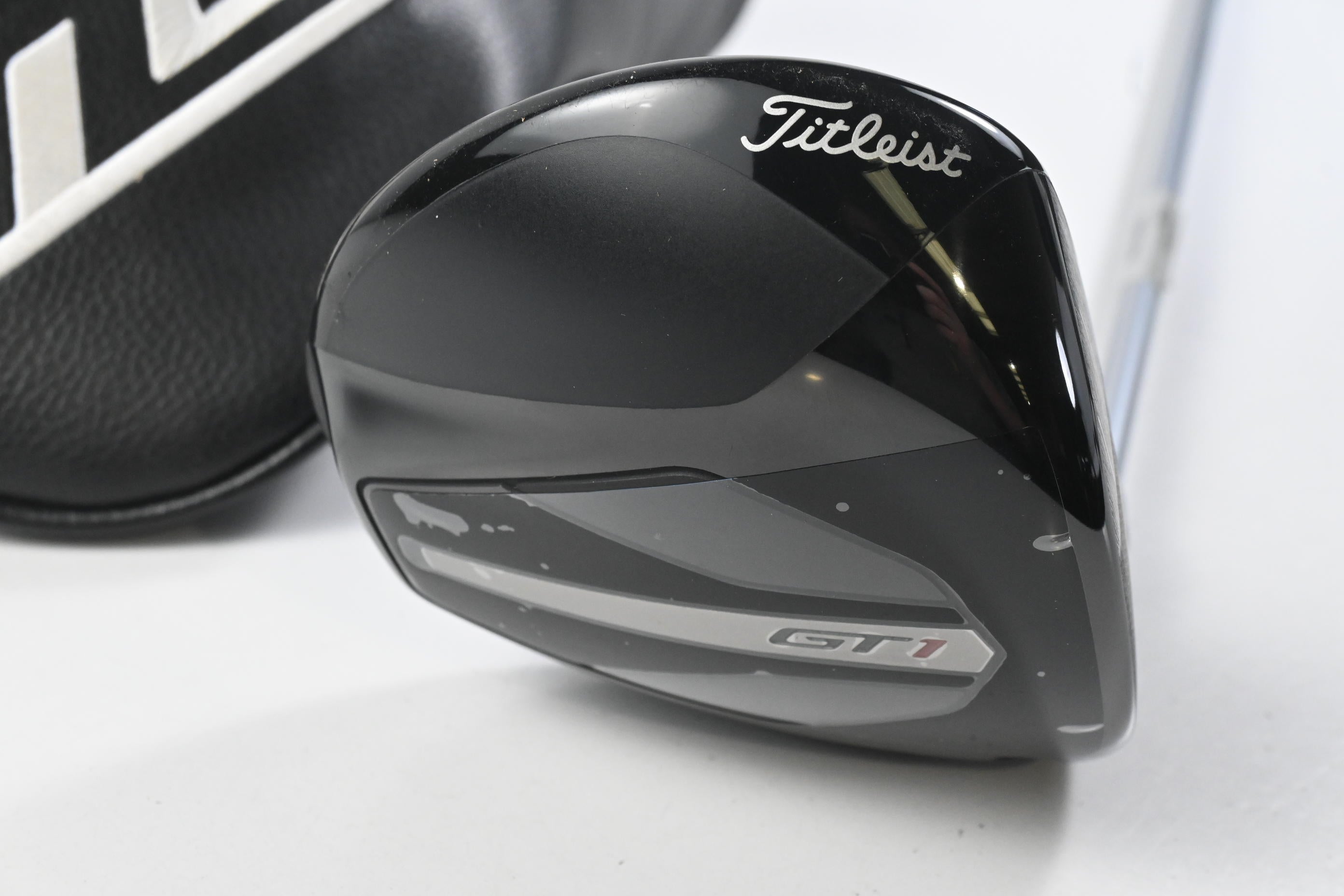 Titleist GT1 Driver / 10 Degree / Regular Flex Fujikura Airspeeder 40 Shaft