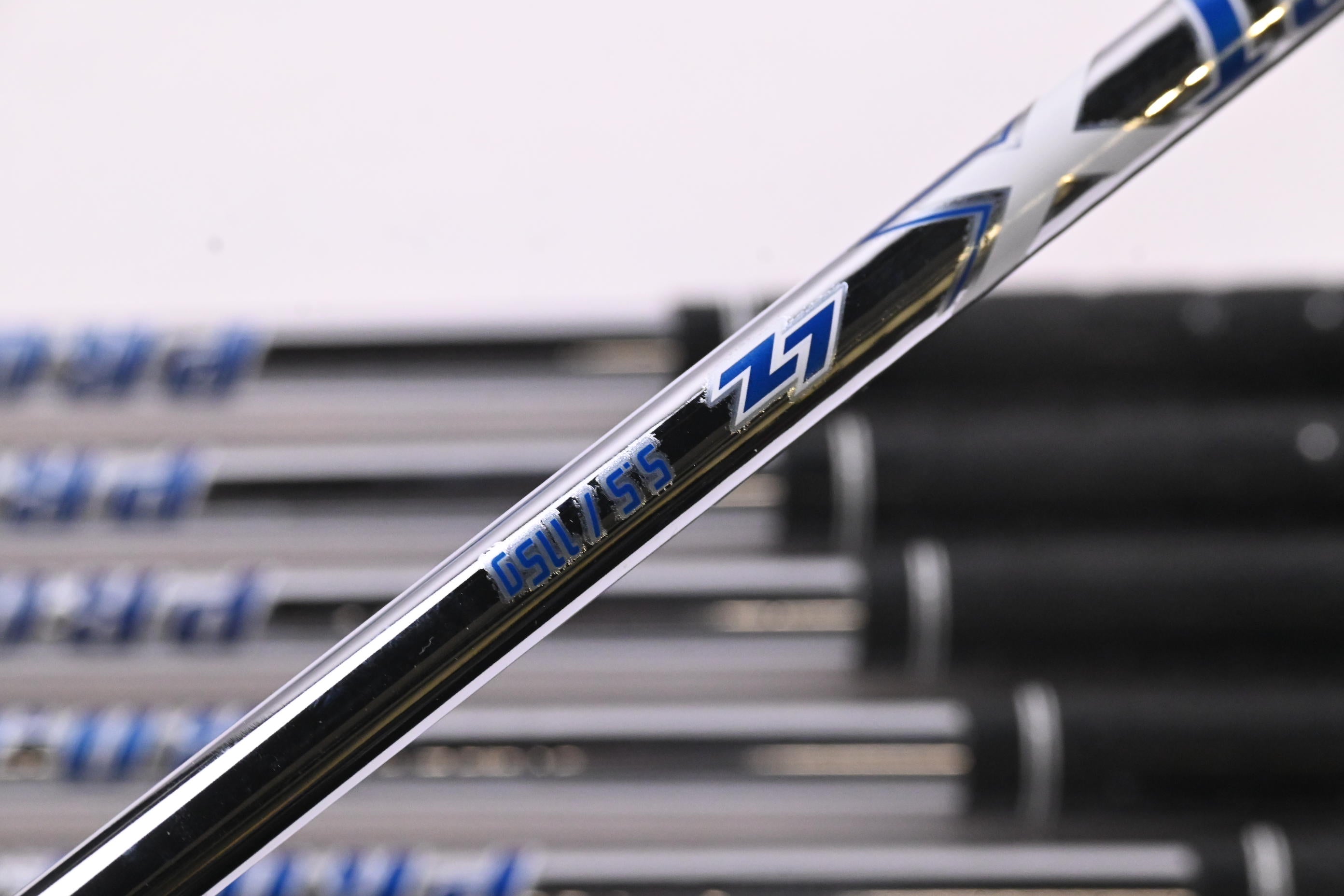 Srixon ZX4/ZX5 MK II Irons / 5-PW / Regular Flex Project X LZ 115 Shafts