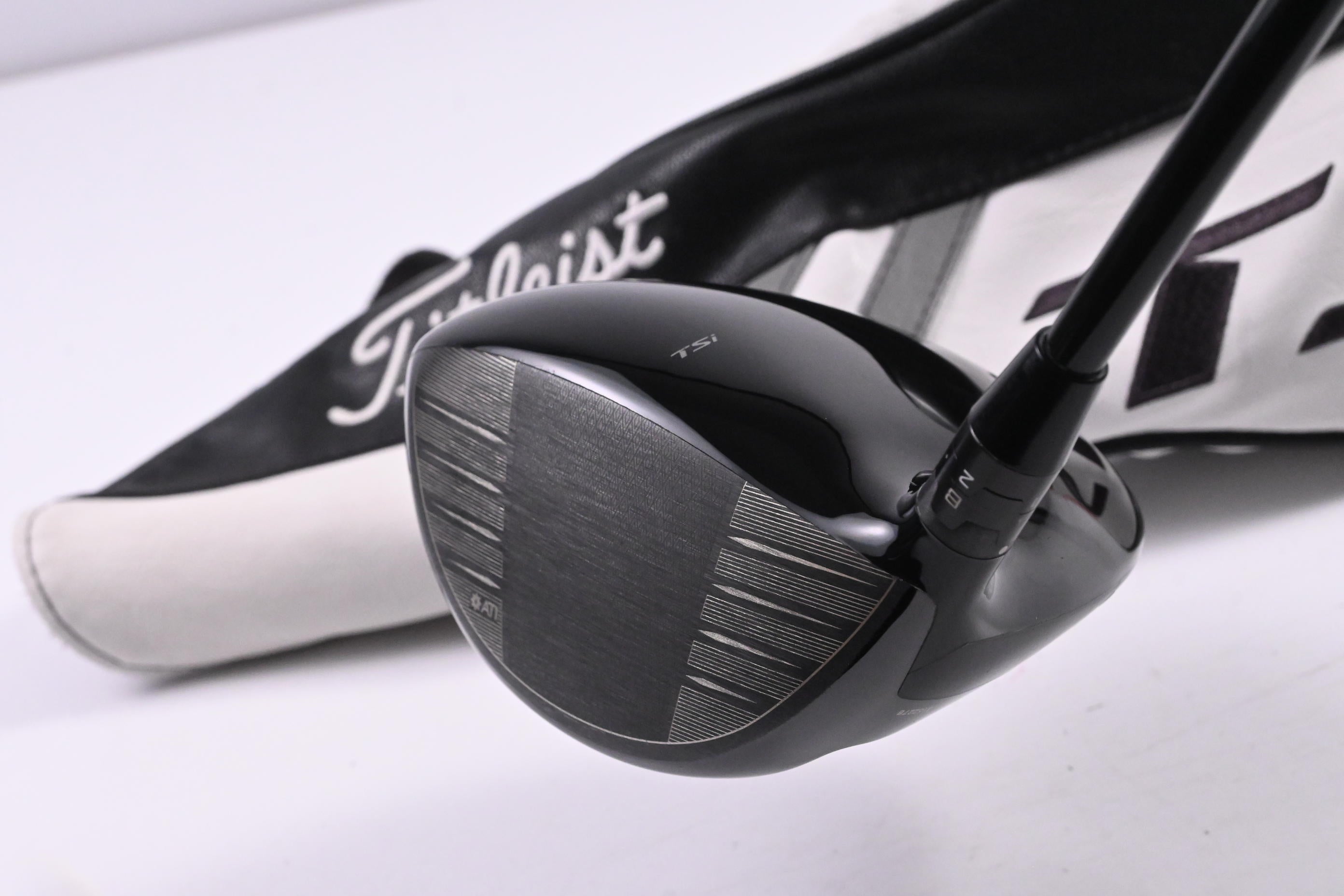 Titleist TSi2 Driver / 10 Degree / Regular Flex Tensei AV RAW Blue 55 w/ SFW