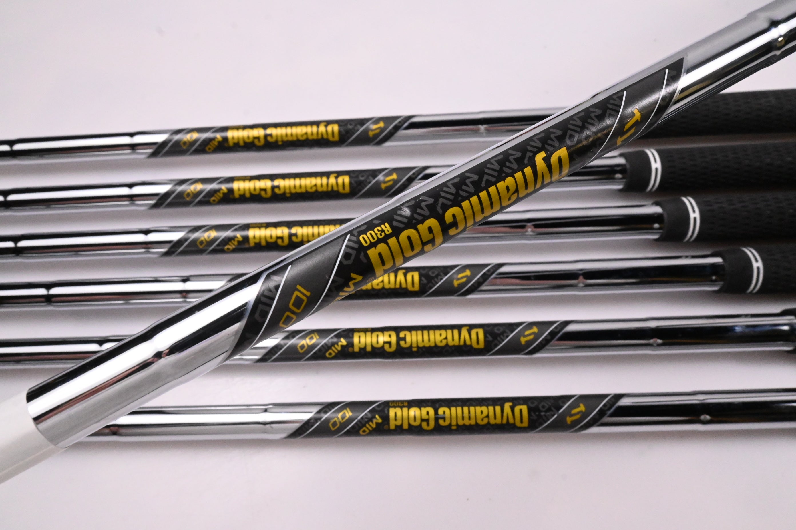 Callaway Apex Ai200 Irons / 4-PW / Regular Flex Dynamic Gold Mid 100 R300