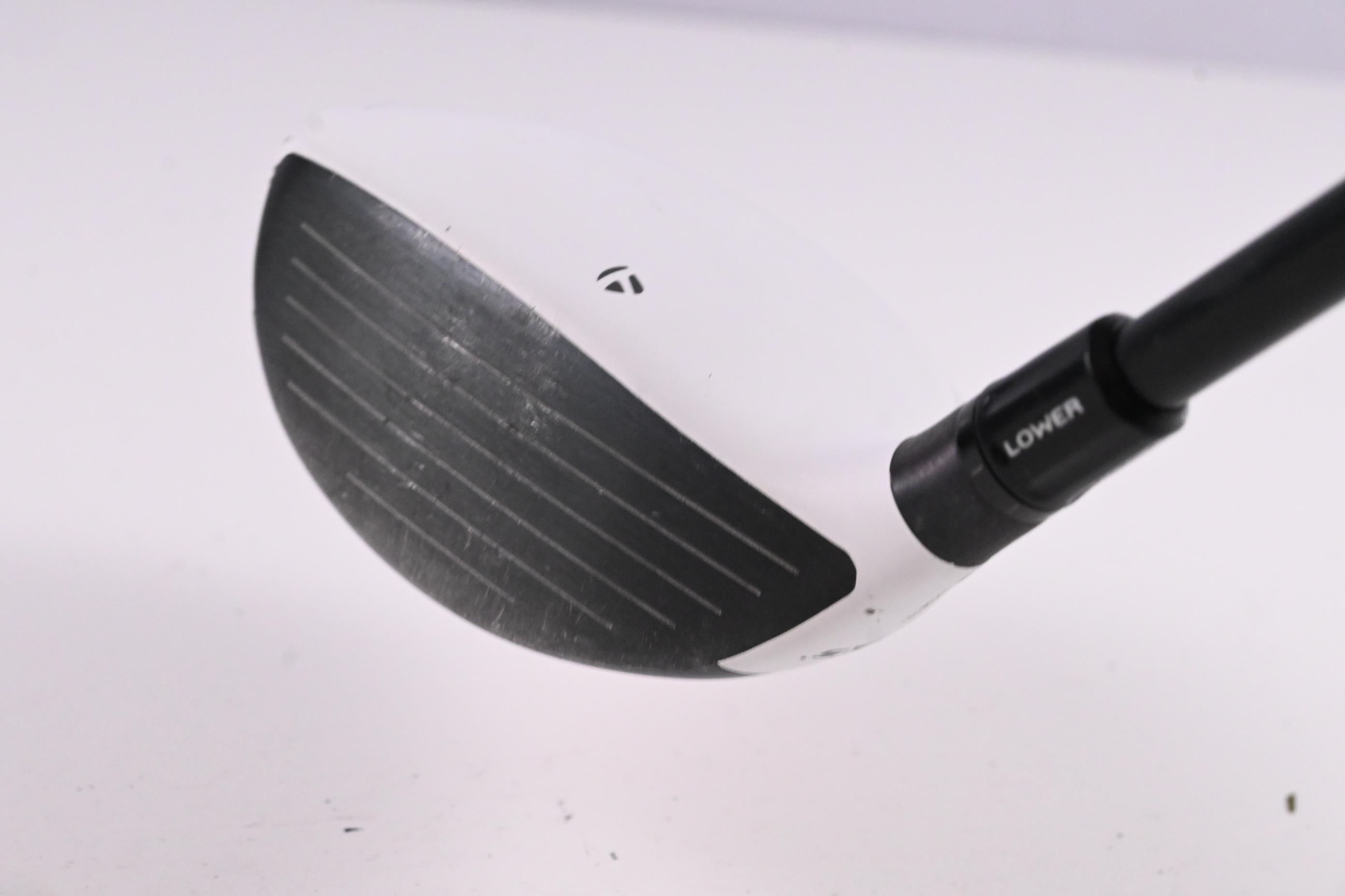 Taylormade R11 #3 Wood / 15.5 Degree / Stiff Flex Fujikura Blur 70 Shaft