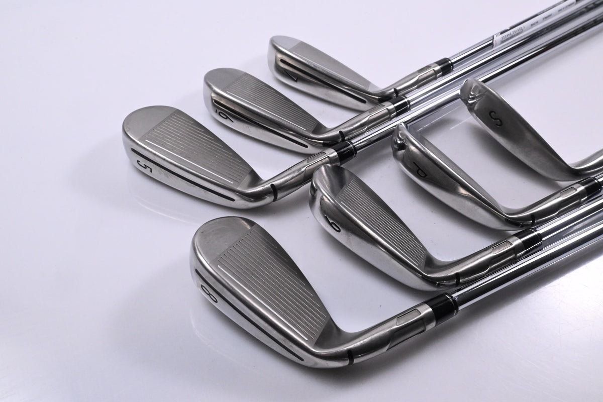 Taylormade SIM2 Max Irons / 5-PW+SW / Regular Flex KBS MAX MT 85 Shaft