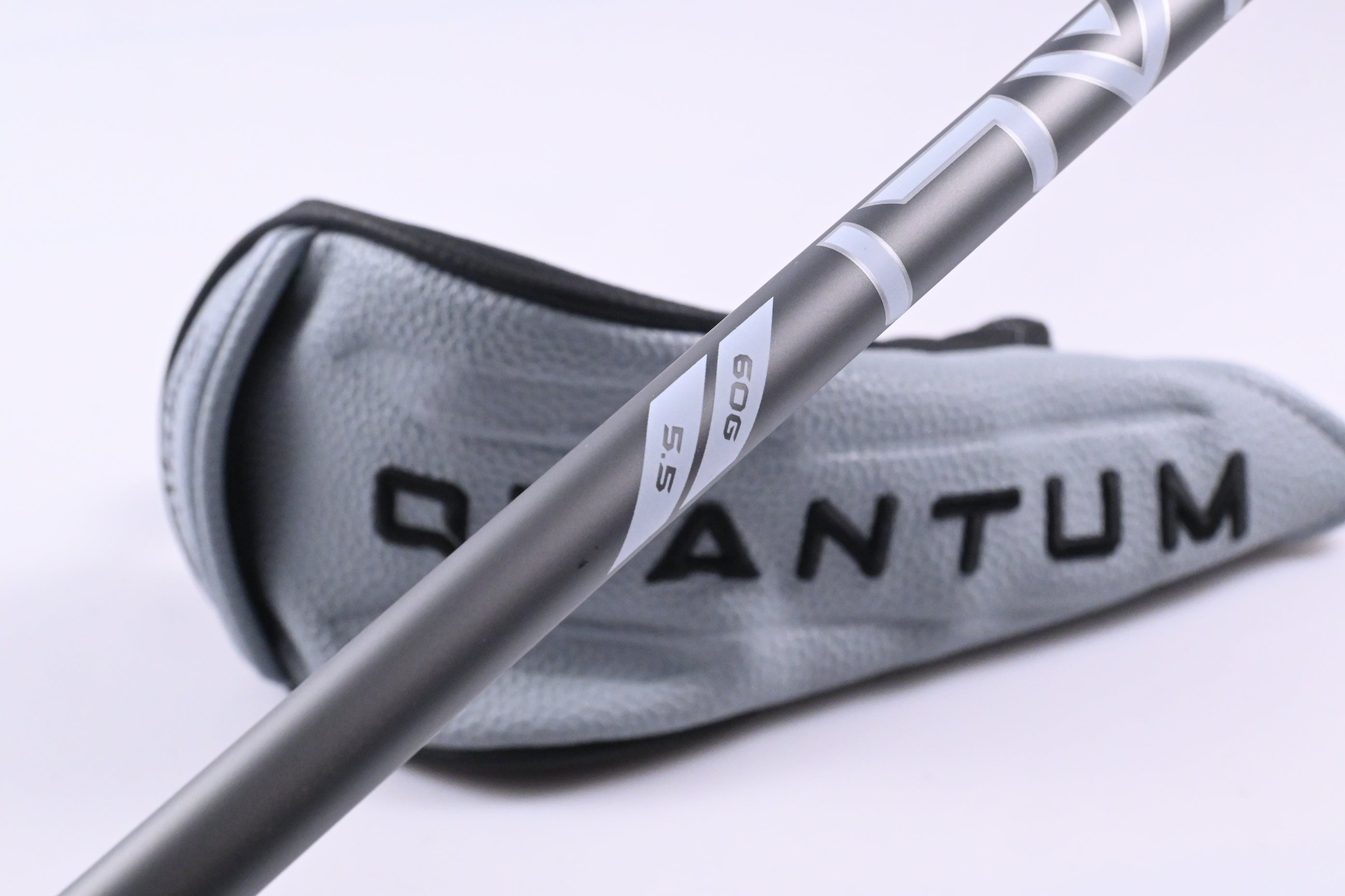 Callaway Quantum Max OS #4 Hybrid / 20 Degree / Regular Flex Denali Silver 60